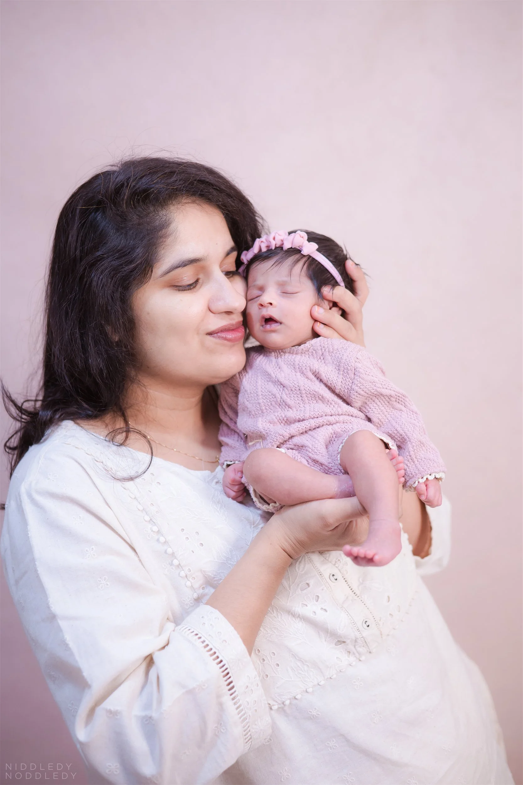 Anvie Newborn Baby Photoshoot ❤ NiddledyNoddledy.com ~ Bumps to Babies Photography, Kolkata - 12.jpg