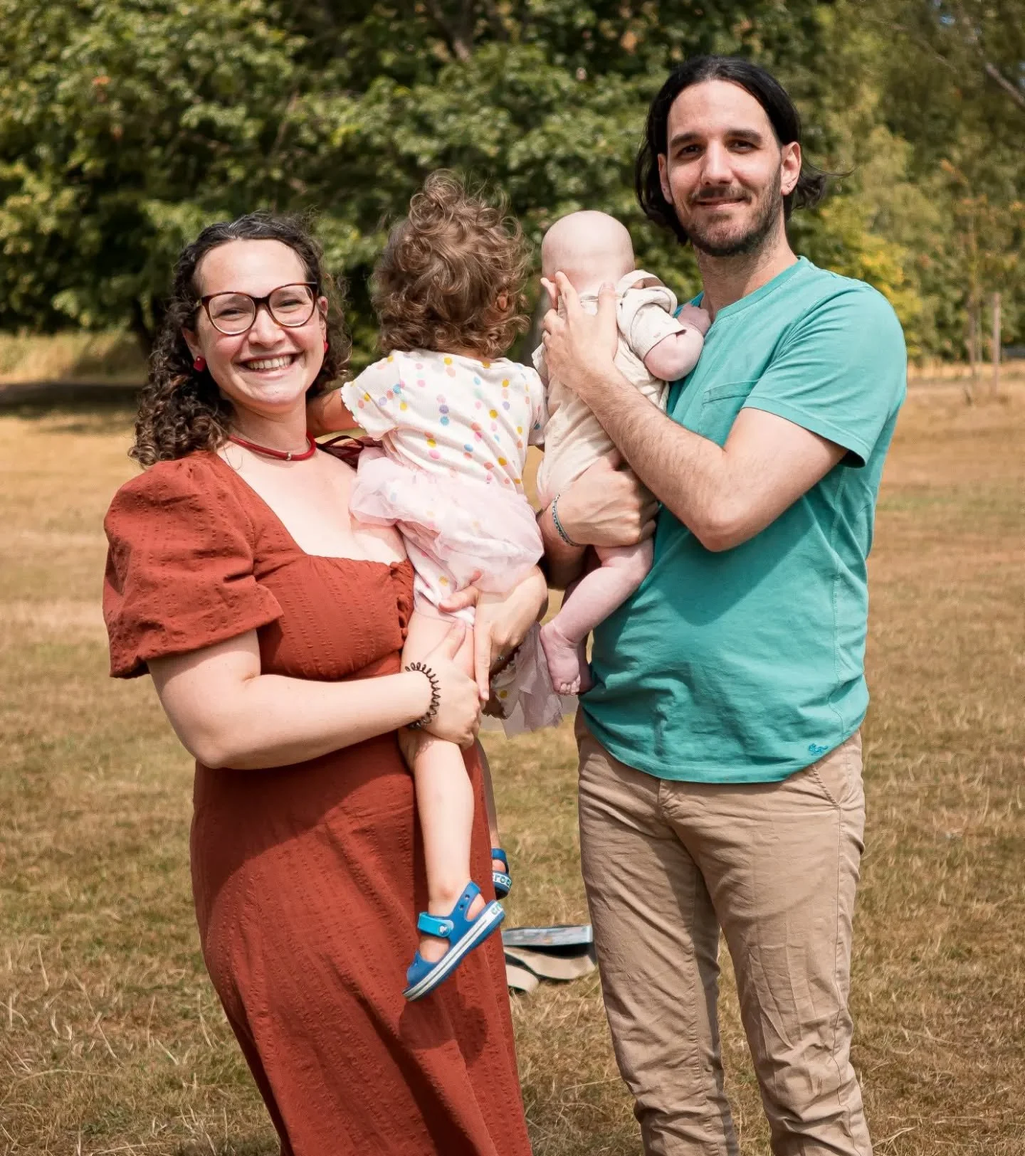 Capturing a growing family is such a special thing 🌻 Feeling so lucky to meet such lovely people along the way like @giulinmedicine 🫶🏼

Summer Mini Sessions are still open for bookings until the end of September ✨

DM me for more info! 💌