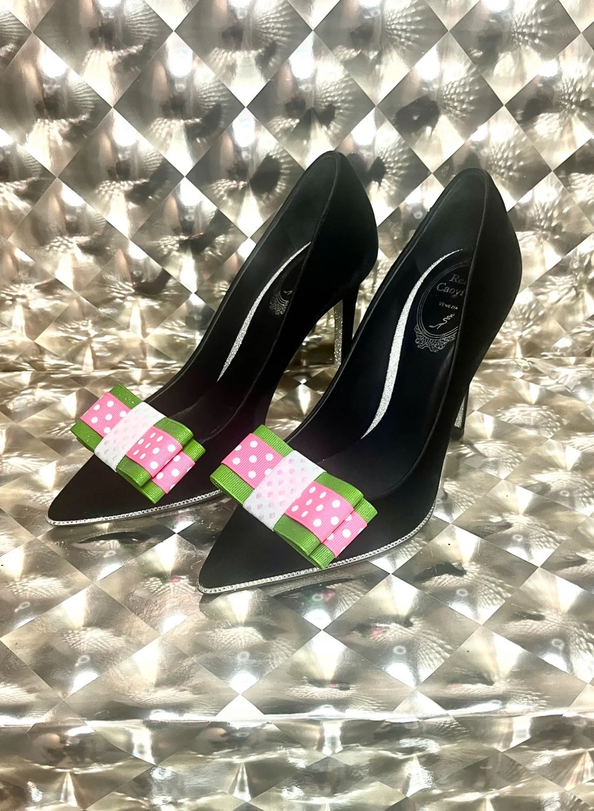 Chic Polka Dot Shoe Bows