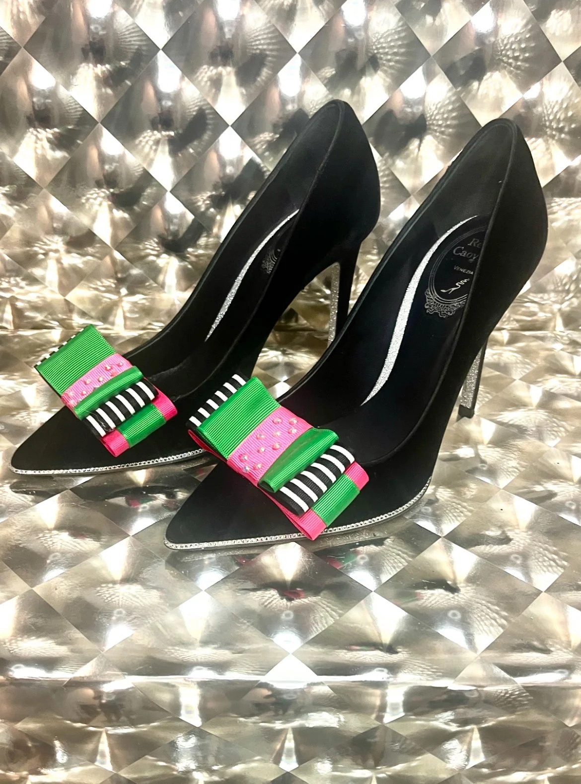 Chic Shoe Bows-Accent