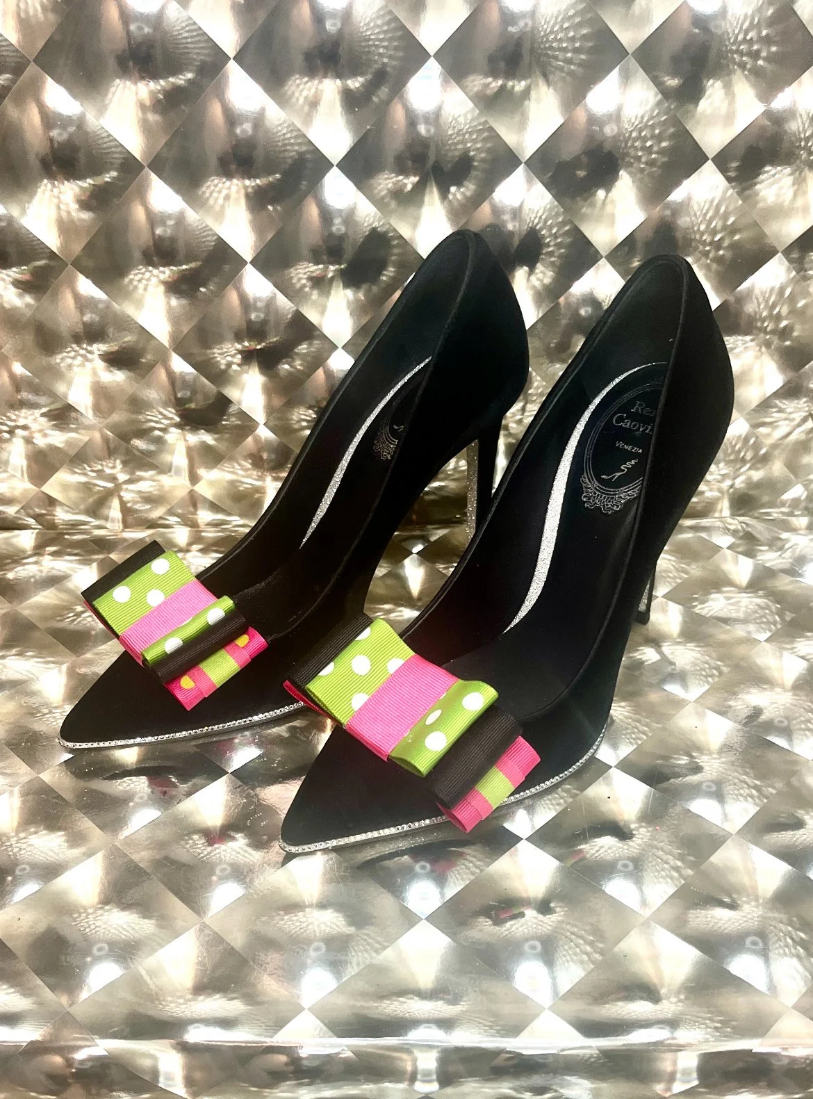 Vibrant Shoe Bows Accents