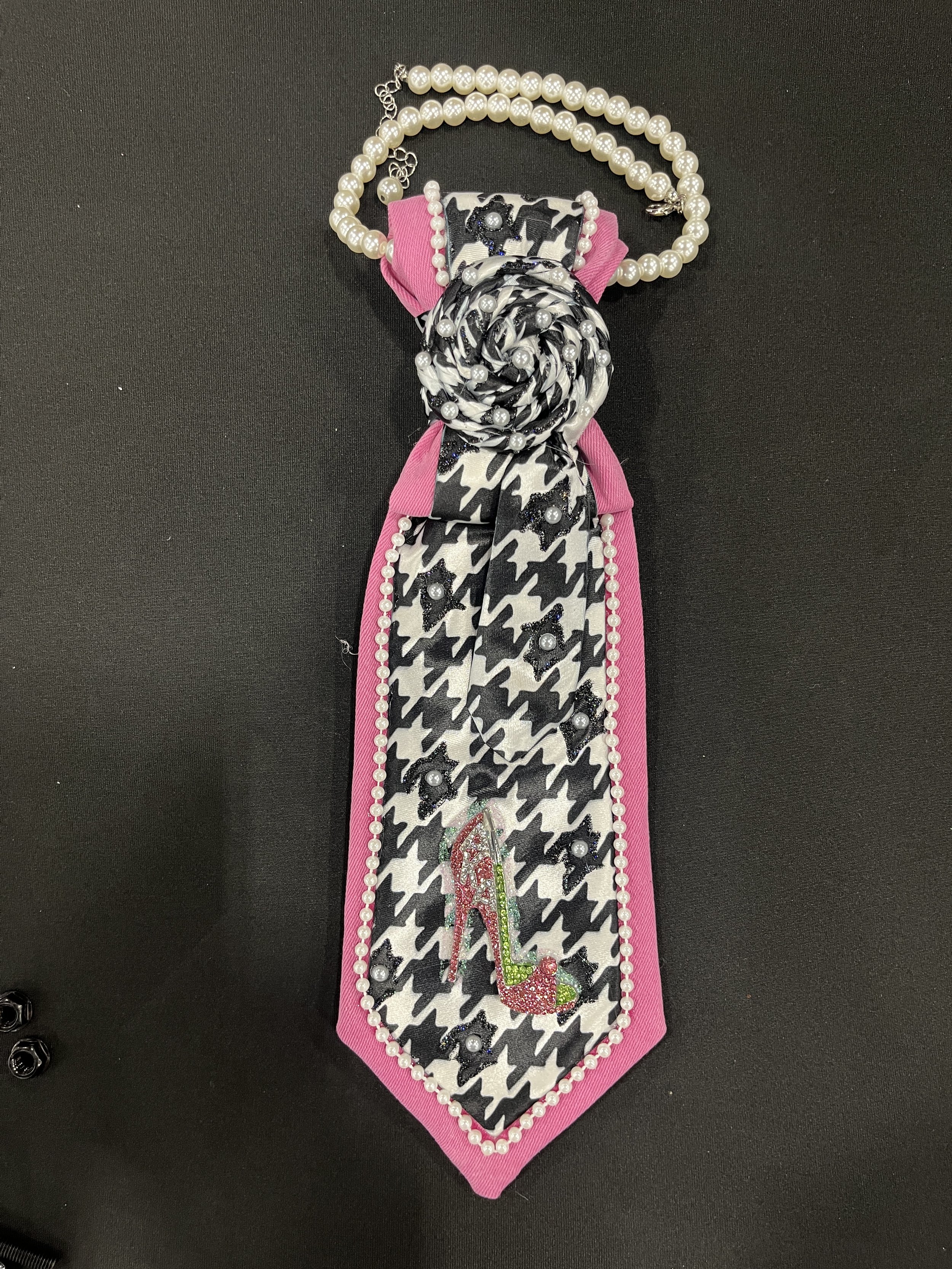 Chic Houndstooth Neck tie with Pearls