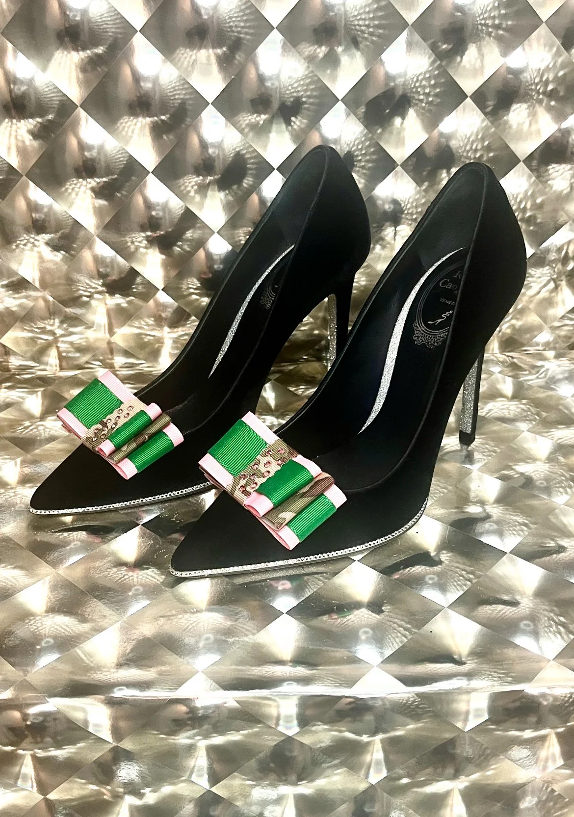 Elegant Bow-Adorned Shoe Bows