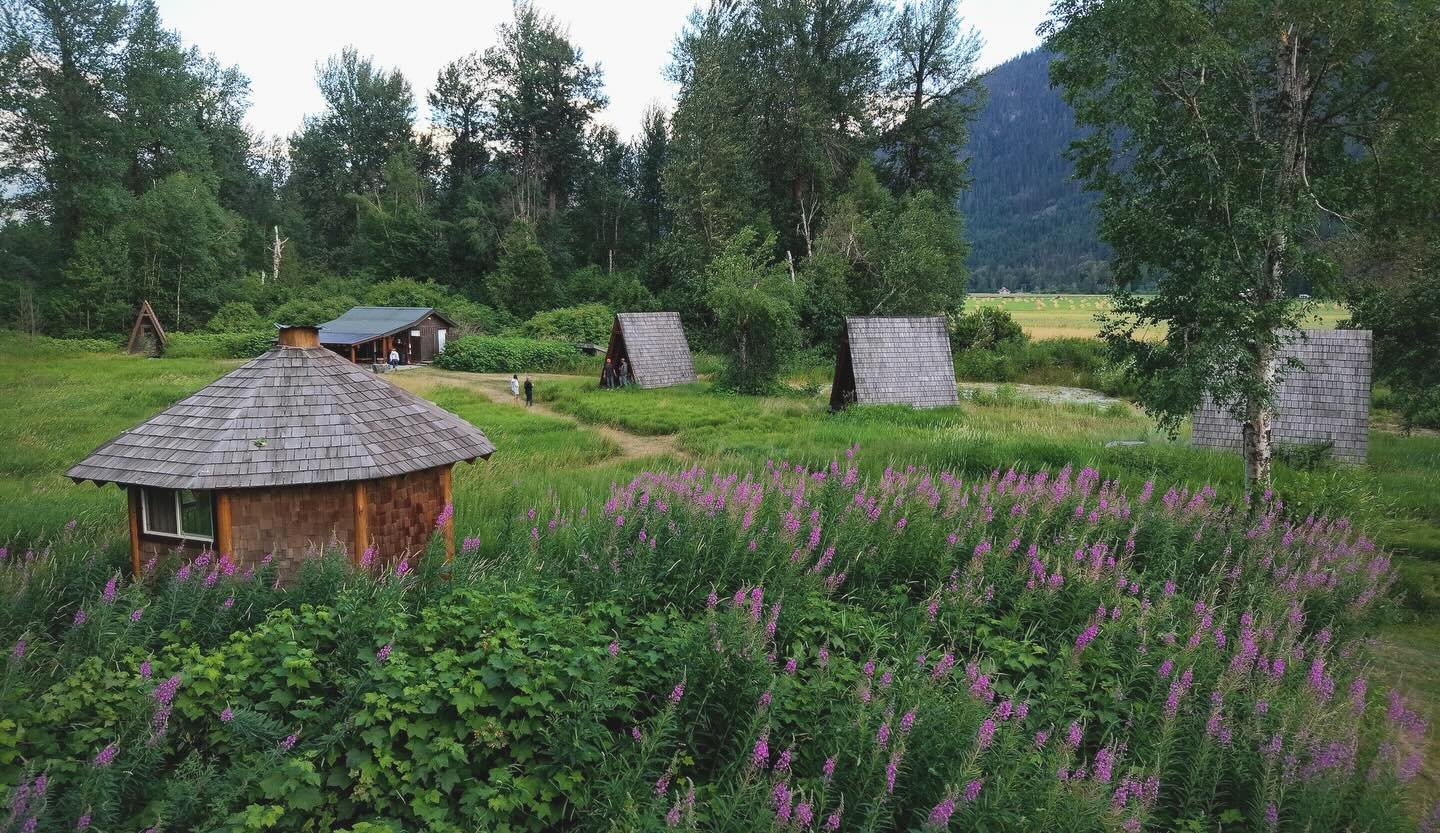 Slow mornings. (Propane) Campfires. Outdoor Kitchen. Cozy cabins. 🏕️
Book direct through our website for the best rates and availability. 
Hot tip: The weekend of August 7th just became available.
#pembertonmeadows #airbnb #glamping