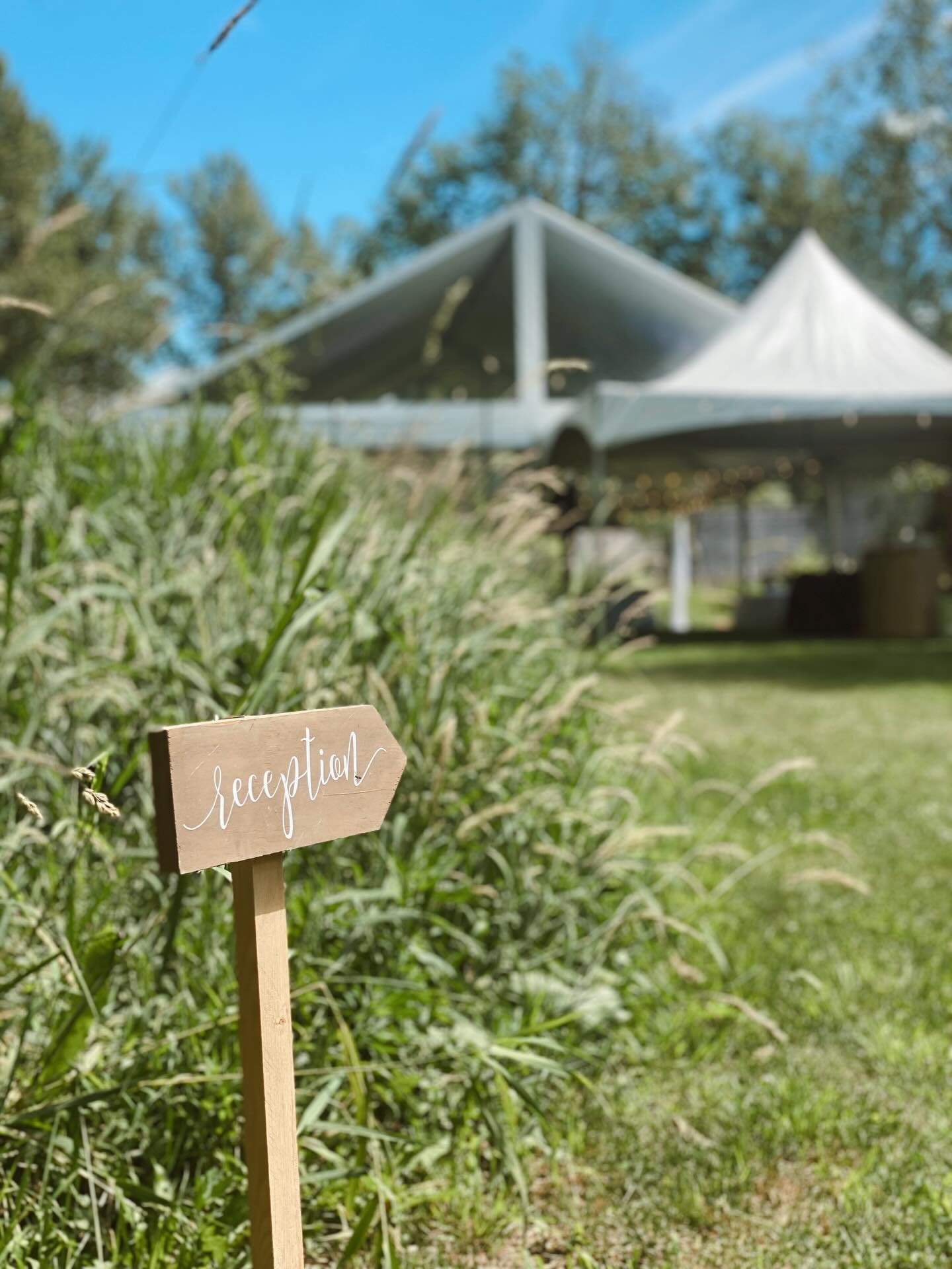 Some wedding day magic ✨ 
We were so happy to see the sun come out despite rain in the forecast on Saturday. The week leading up to a wedding we are always busy polishing the property and It&rsquo;s so gratifying to see people enjoy it and celebrate 