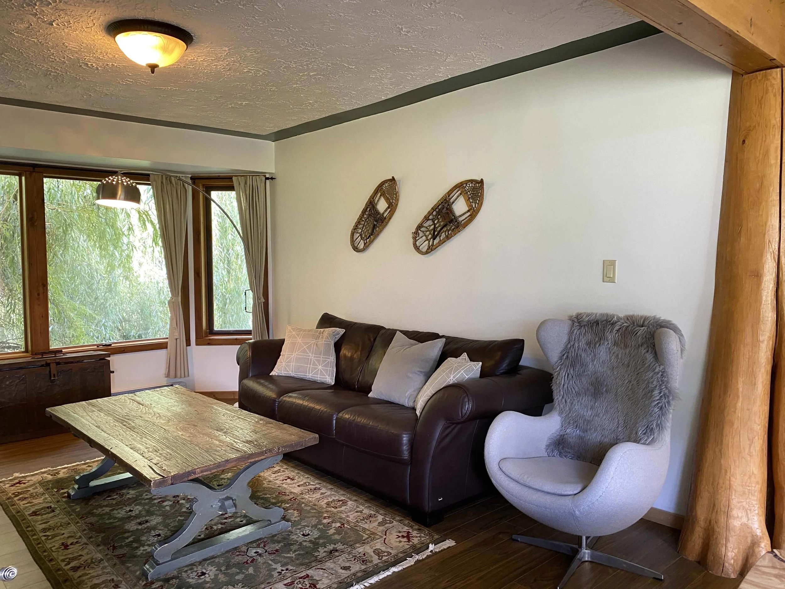 Upper Suite Living