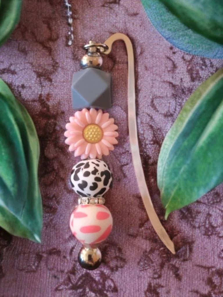 Pink & Grey Daisy Beaded Bookmark