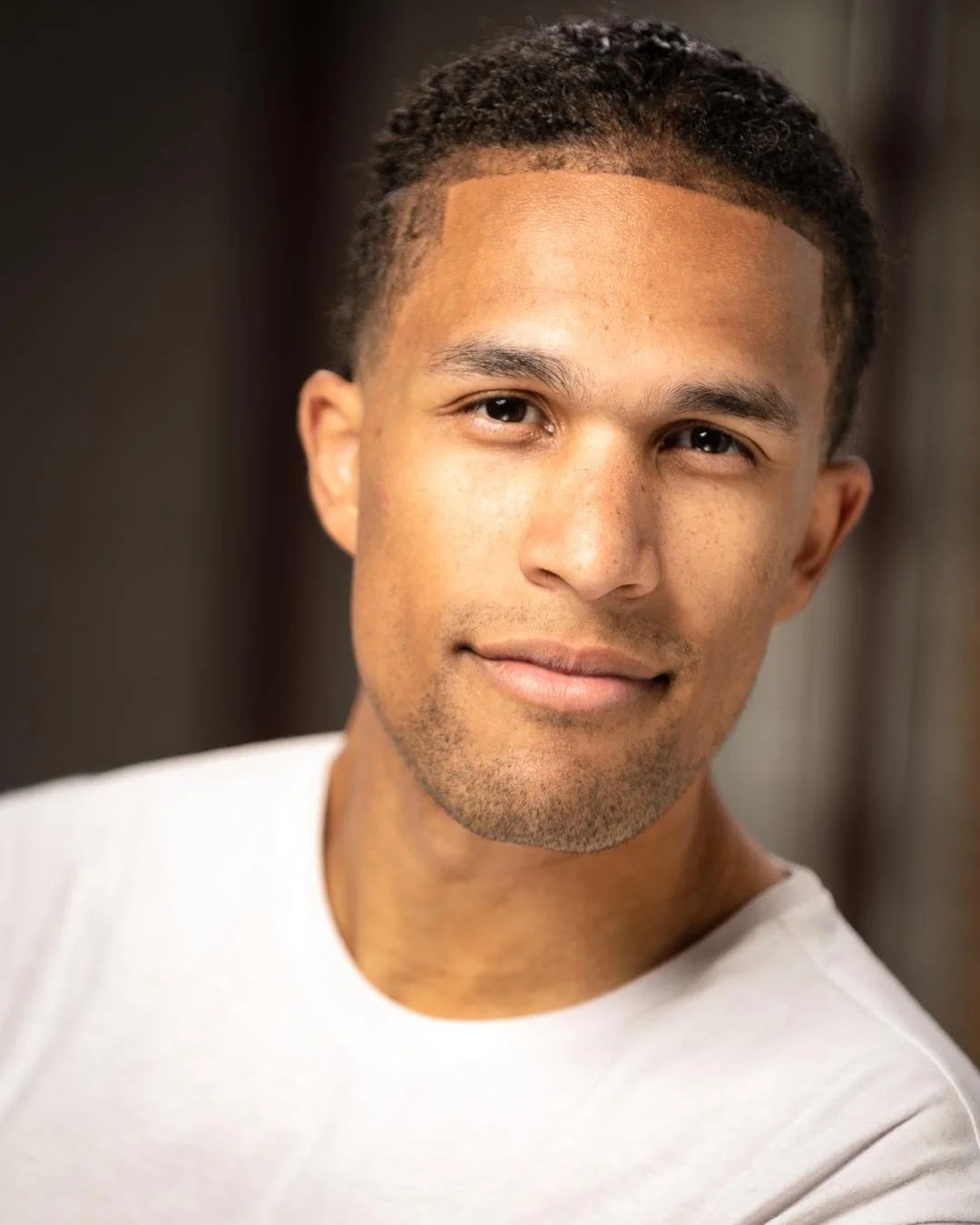 Professional portrait of Ken MÉLO, founder of Hexagone Productions.