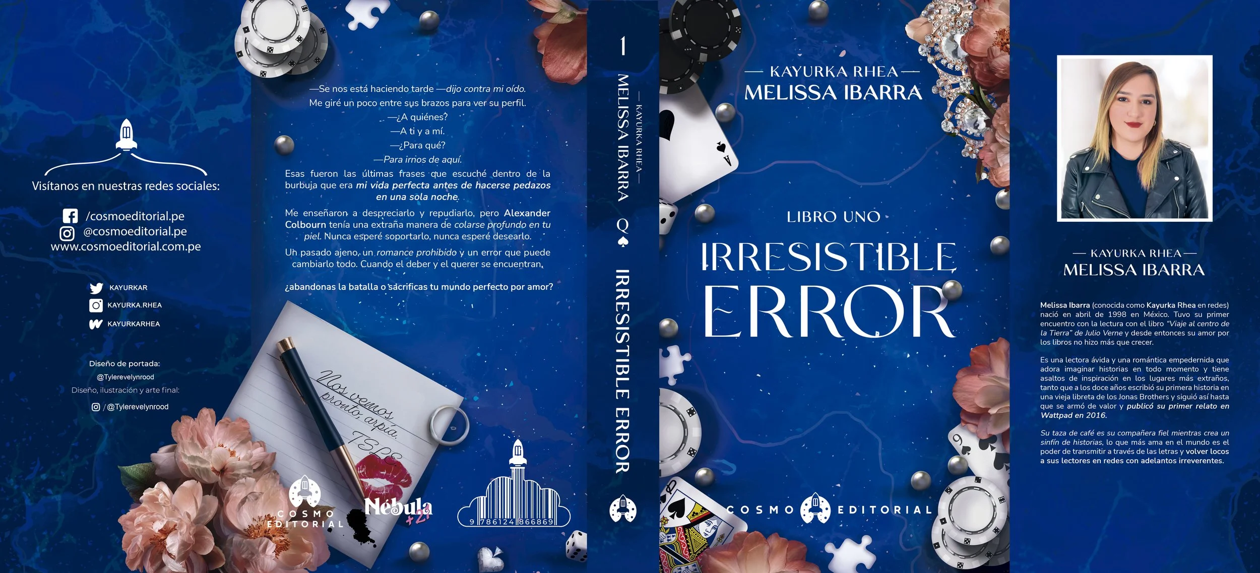 Diseño de portada de libro con fondo azul con detalles como flores rosadas, fichas de póker, dados, fichas de casino y una pluma en un cuaderno. Incluye texto y logotipos de redes sociales y editorial.