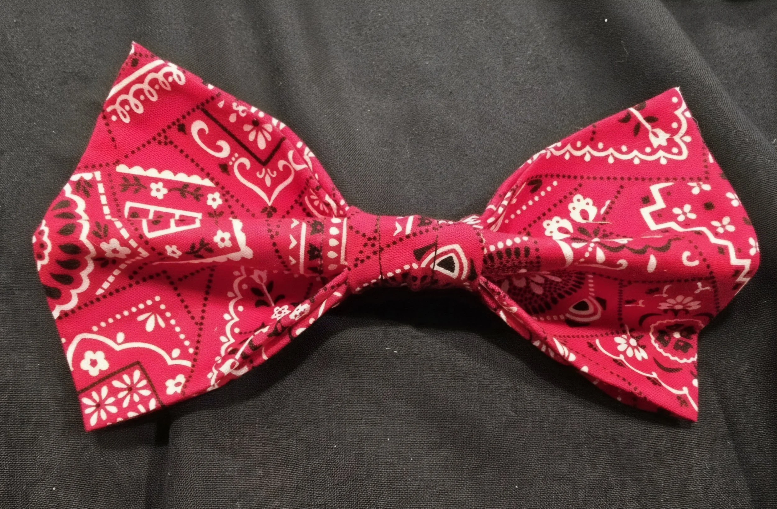 "Country Charm" Collar Bow Tie (5" x 3")