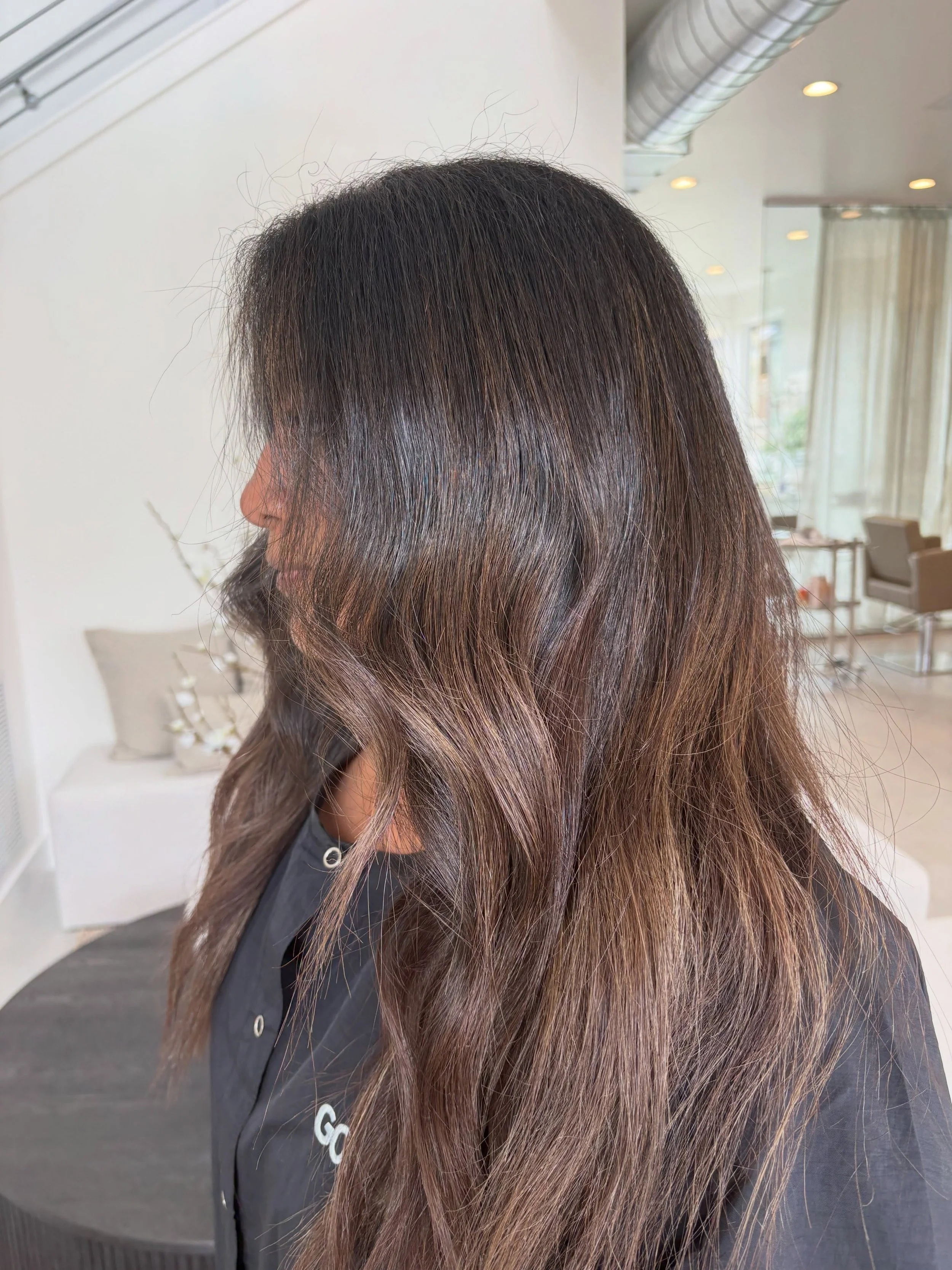 A brunette refresh that speaks for itself. 🤎

Healthy. Dimensional. Effortless.

#ParkEastBeautyCollective #LuxuryHair #BrunetteHair #LivedInColor #ParkCity UtahHairstylist