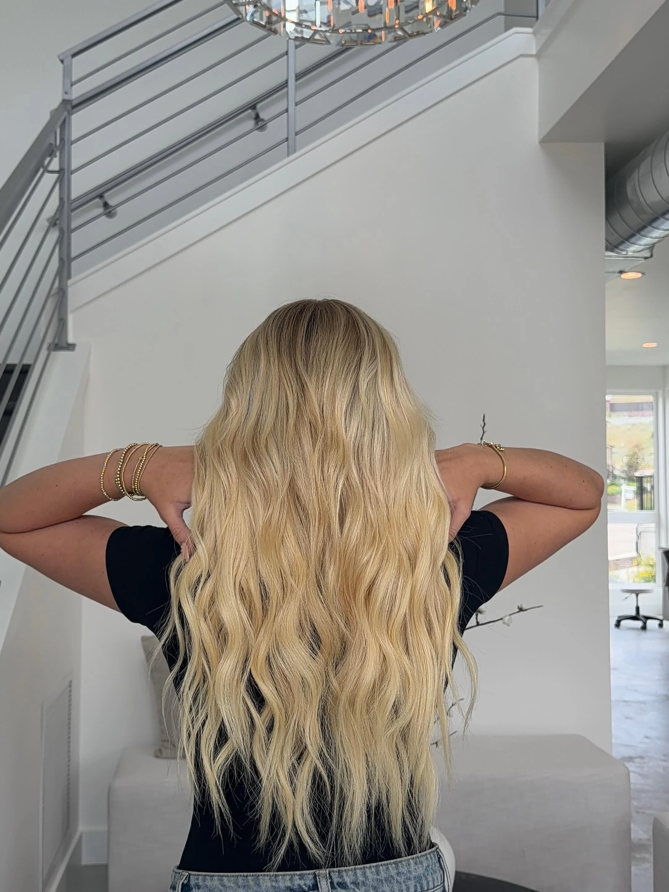 A little extra length. A lot of extra confidence. 🤍
Swipe for the before &rarr; This transformation is everything. 

#ParkEastBeautyCollective #HairExtensions #LuxuryHair #ExtensionTransformation #BlondeTransformation UtahHairExtensions UtahHairstyl