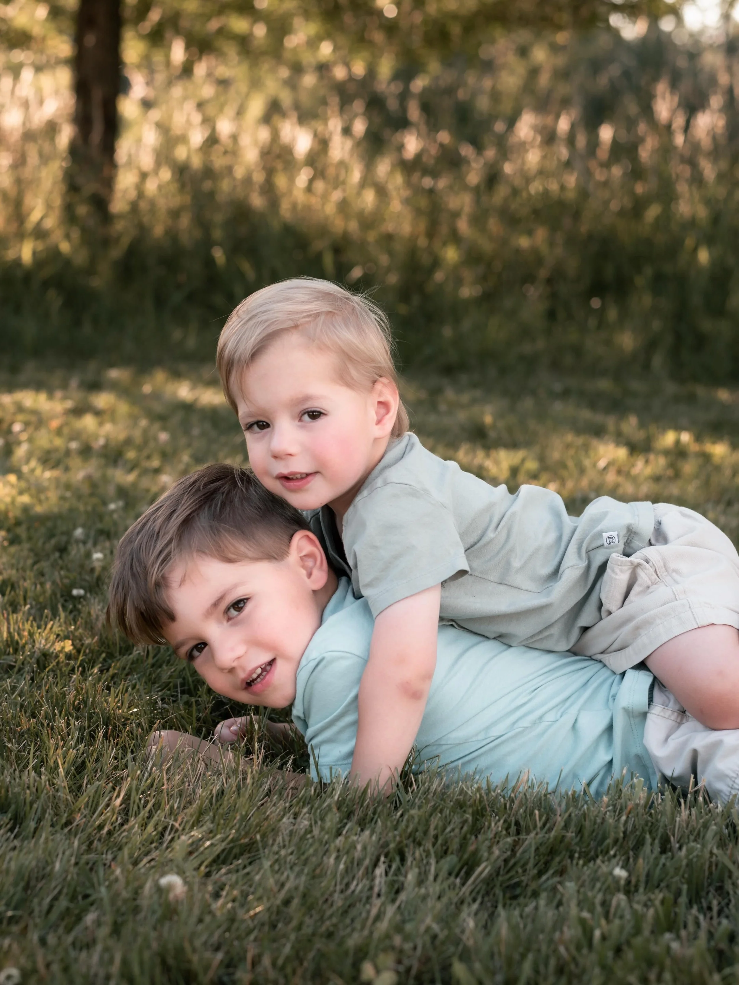If your kids would rather wrestle than pose...

No problem!

I&rsquo;d much rather photograph the laughter, the chaos, and the little moments that make your family yours.🤍