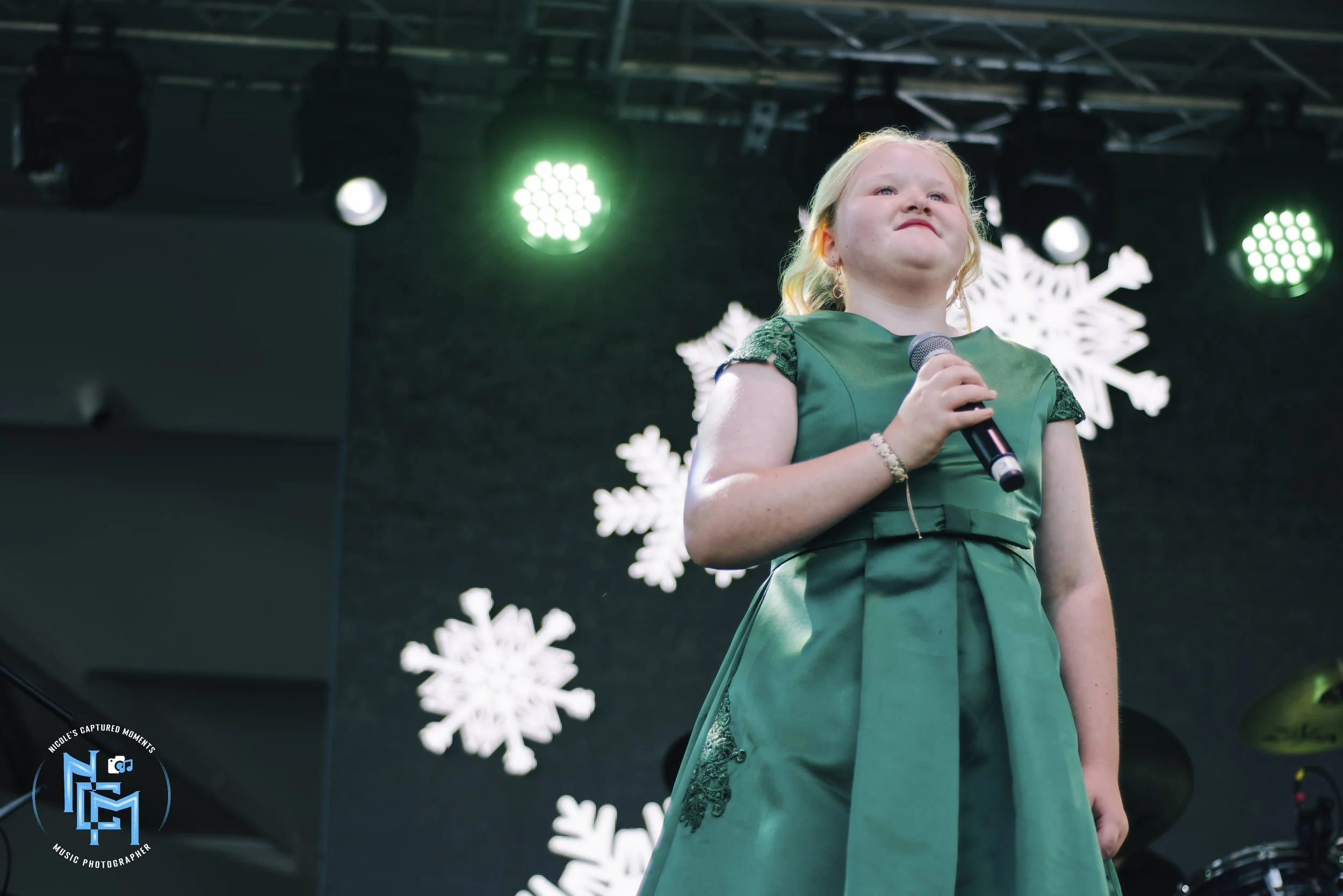 2025 - CAROLS IN THE PARK (1).jpg