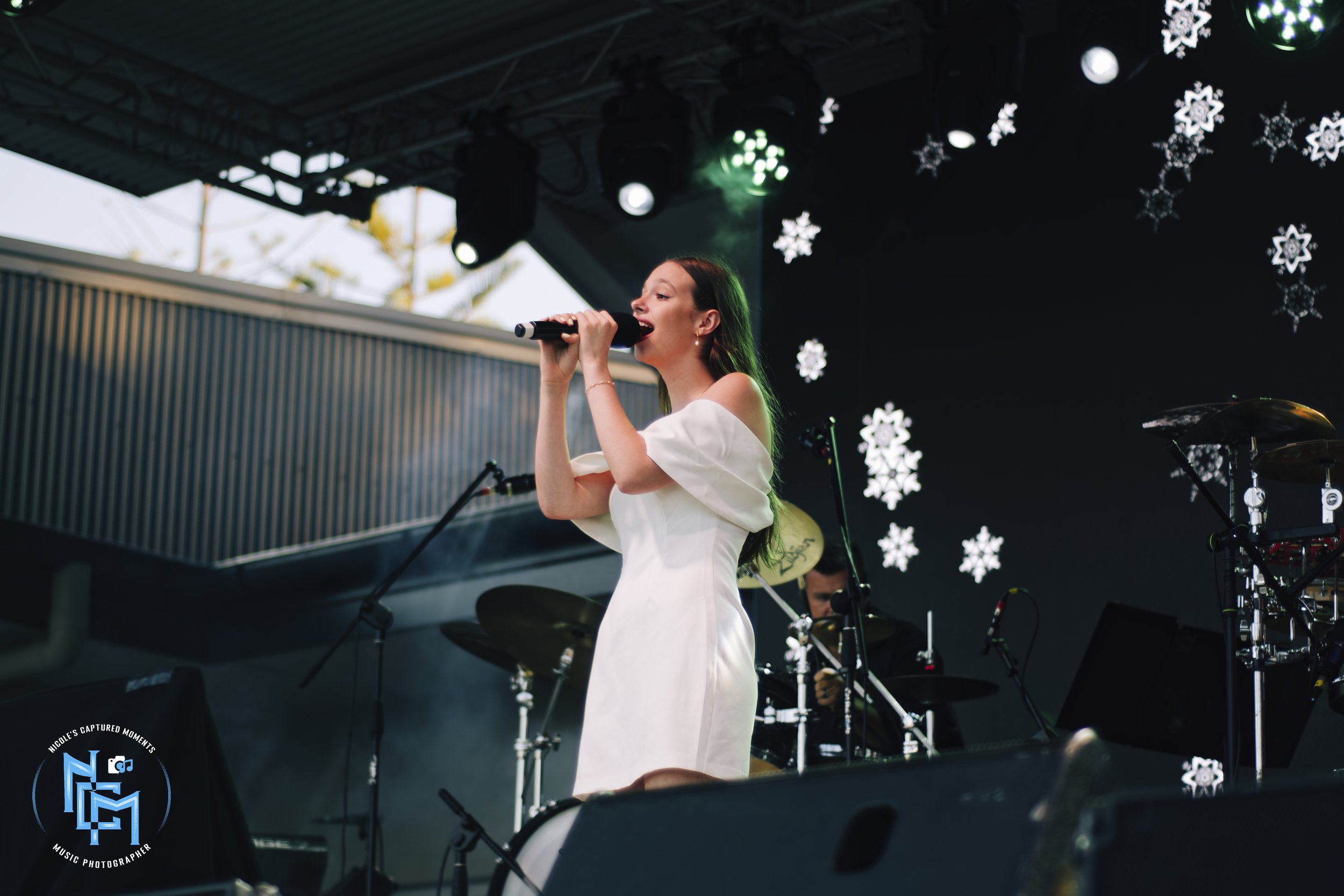 2025 - CAROLS IN THE PARK (6).jpg