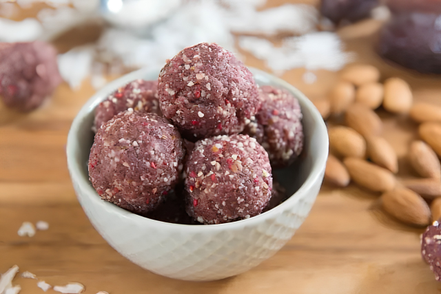 Berry Coconut Energy Bites – Raspberry or Strawberry