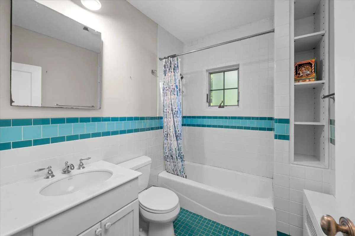 Second level bath, Northern exposure