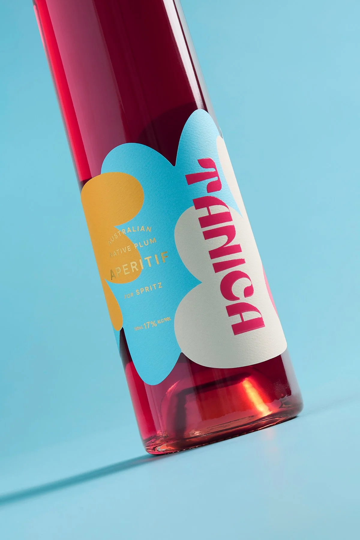 S28-2024_ Tanica_Close up_Logo on Bottle-24192-Tanica-0186.jpg