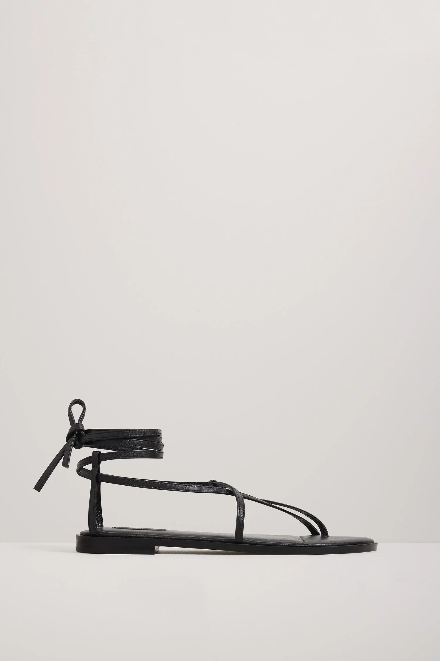 S24A-Kir Sandal_Black-25339-A.Emery-0122.jpg