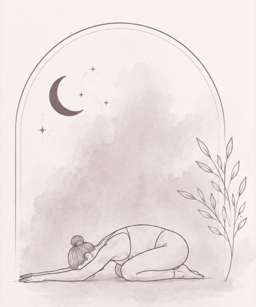Eine Person sitzt im Kindersitz mit nach vorne gestreckten Armen, während sie sich in eine in Yoga-Position befindet, umgeben von einem Himmel mit Mond und Sternen sowie einer Pflanze im Hintergrund.