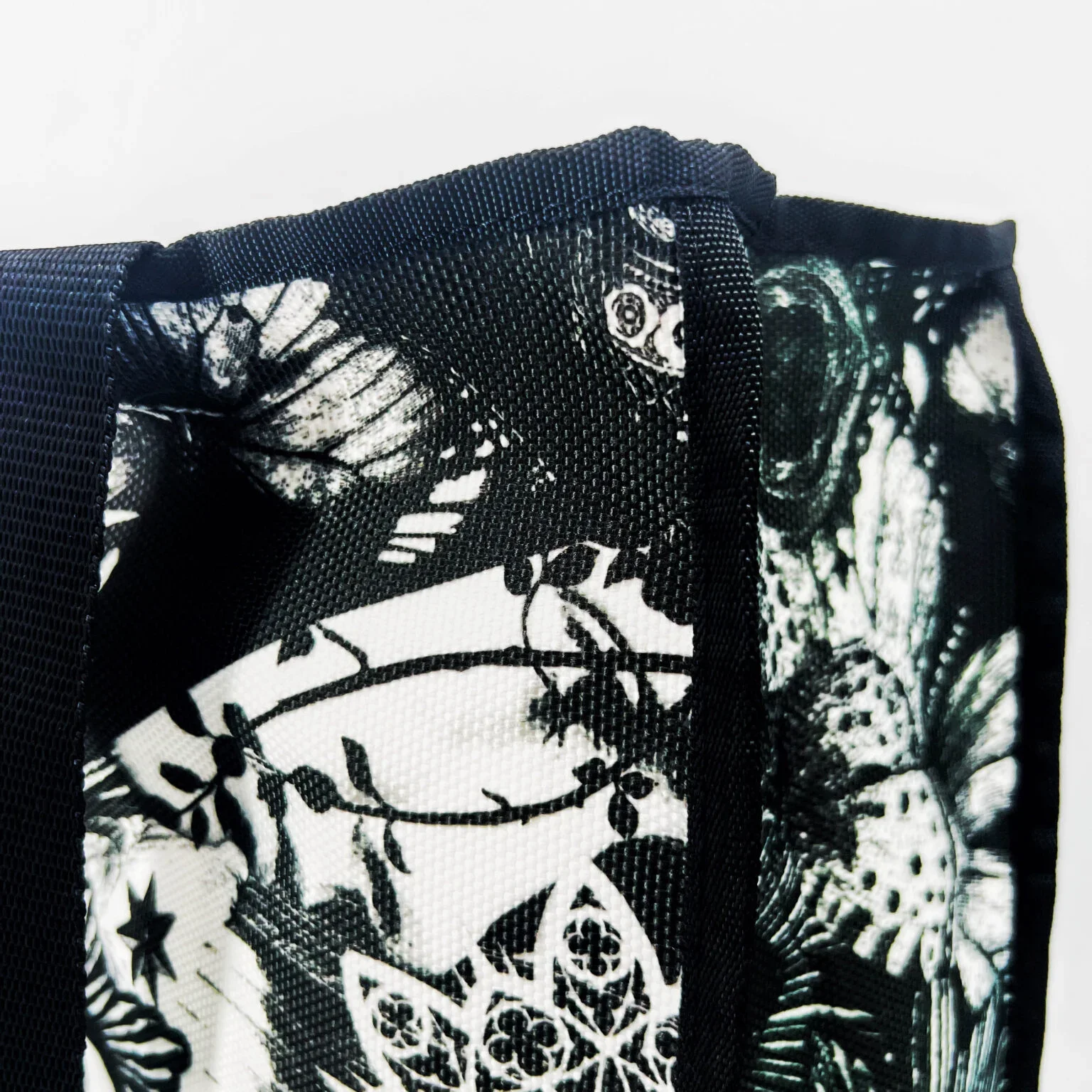 PAPILLON-NOIR-DETAIL-1536x1536.jpg.webp