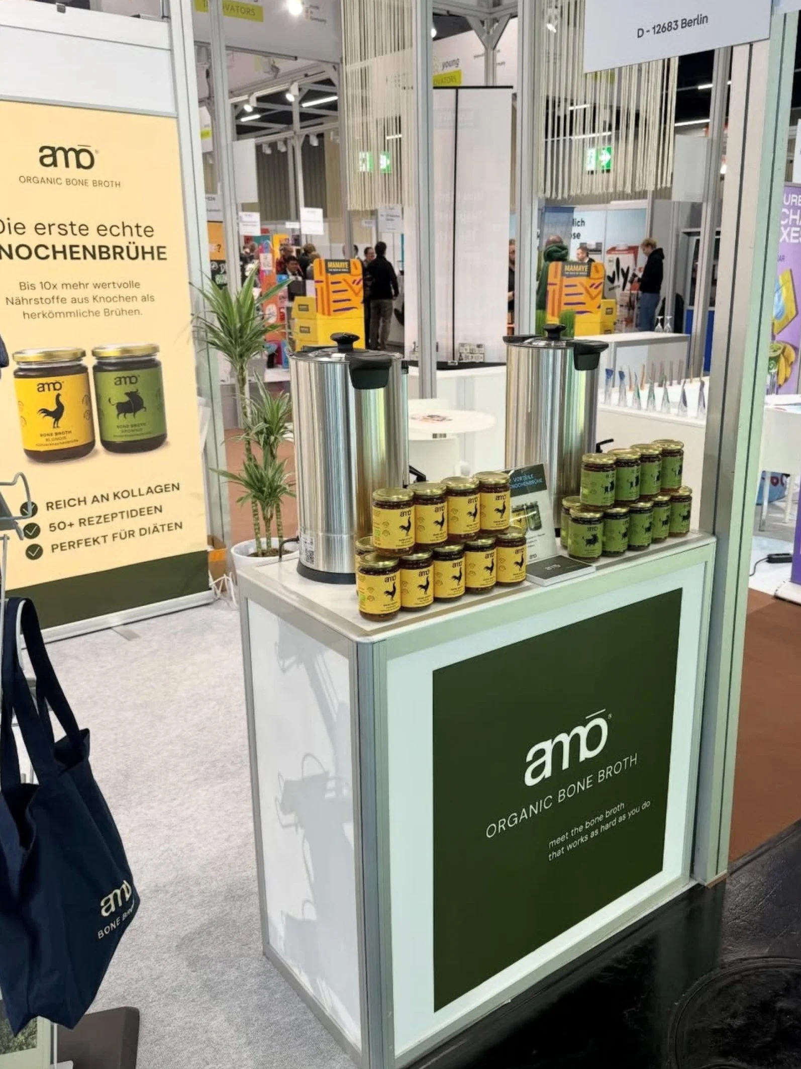 Stand mit Bio-Knochenbrühe-Produkten von amo Nutrition GmbH 