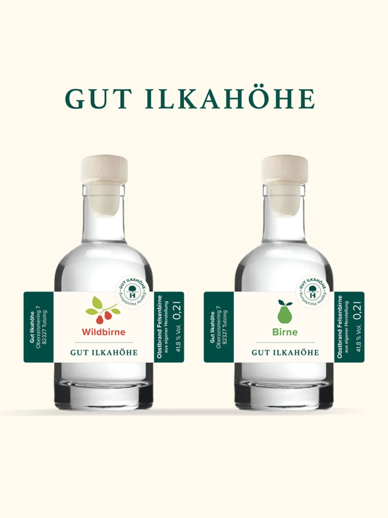 Zwei Flaschen mit Likör, beide von Gut Ilkahöhe, mit Labels