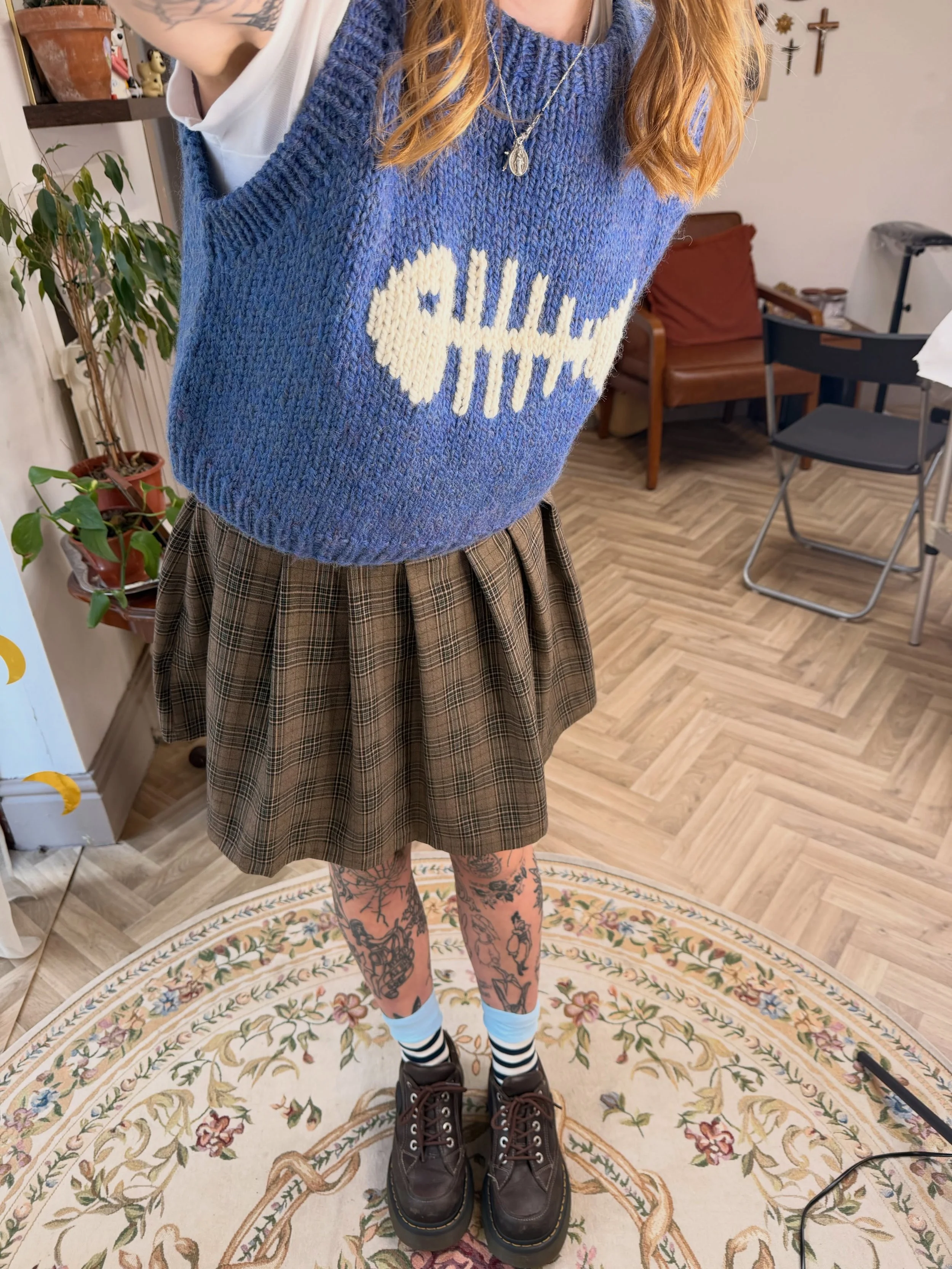 OOTD is back baybeeee! 🎀
My brain was too tired to dress cute for a little while there, but I&rsquo;ve had a few days off work and cut my hair so I am feeling refreshed and ready to attack the second half of 2026!!
Vest from the talented @anniesews_