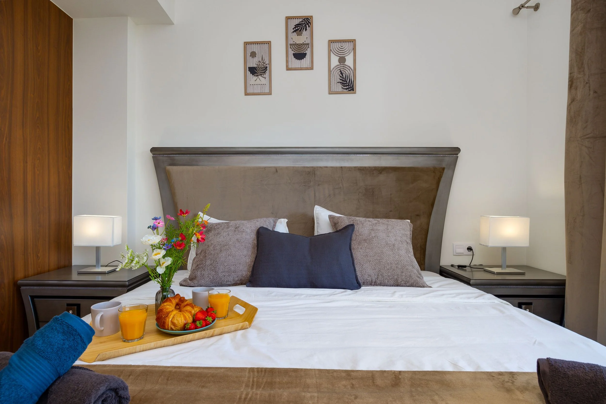 Enjoy breakfast in bed before another day by the sea.