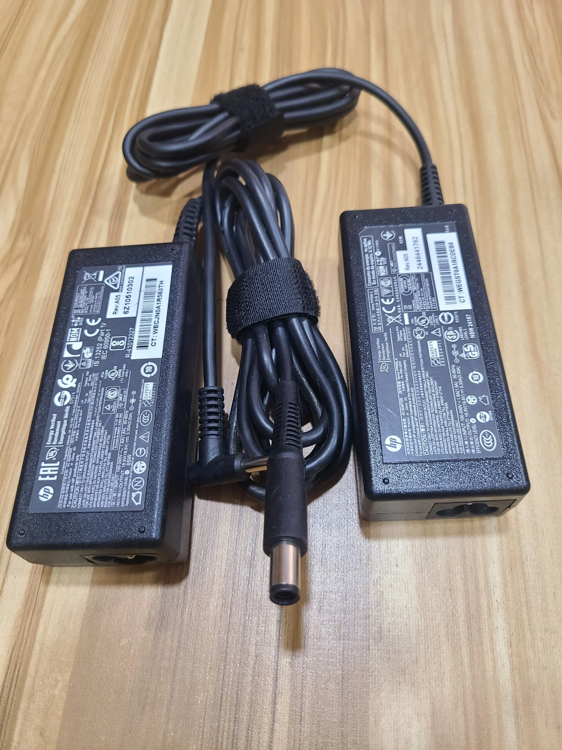 HP 65W Big Pin Laptop Charger with Power Cable and Adapter  @UGX 45,000