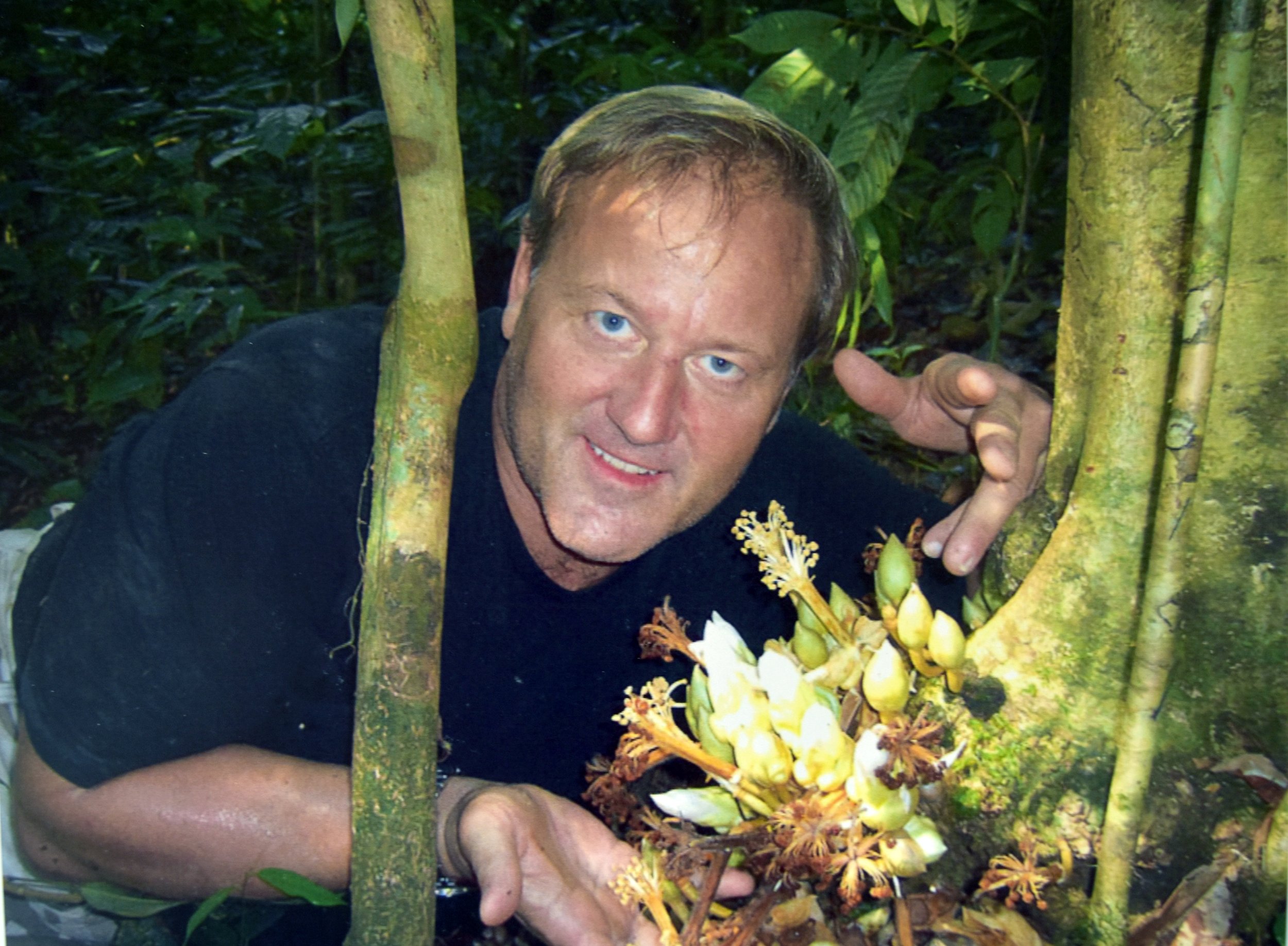 RandallwFlowersonGround.jpg