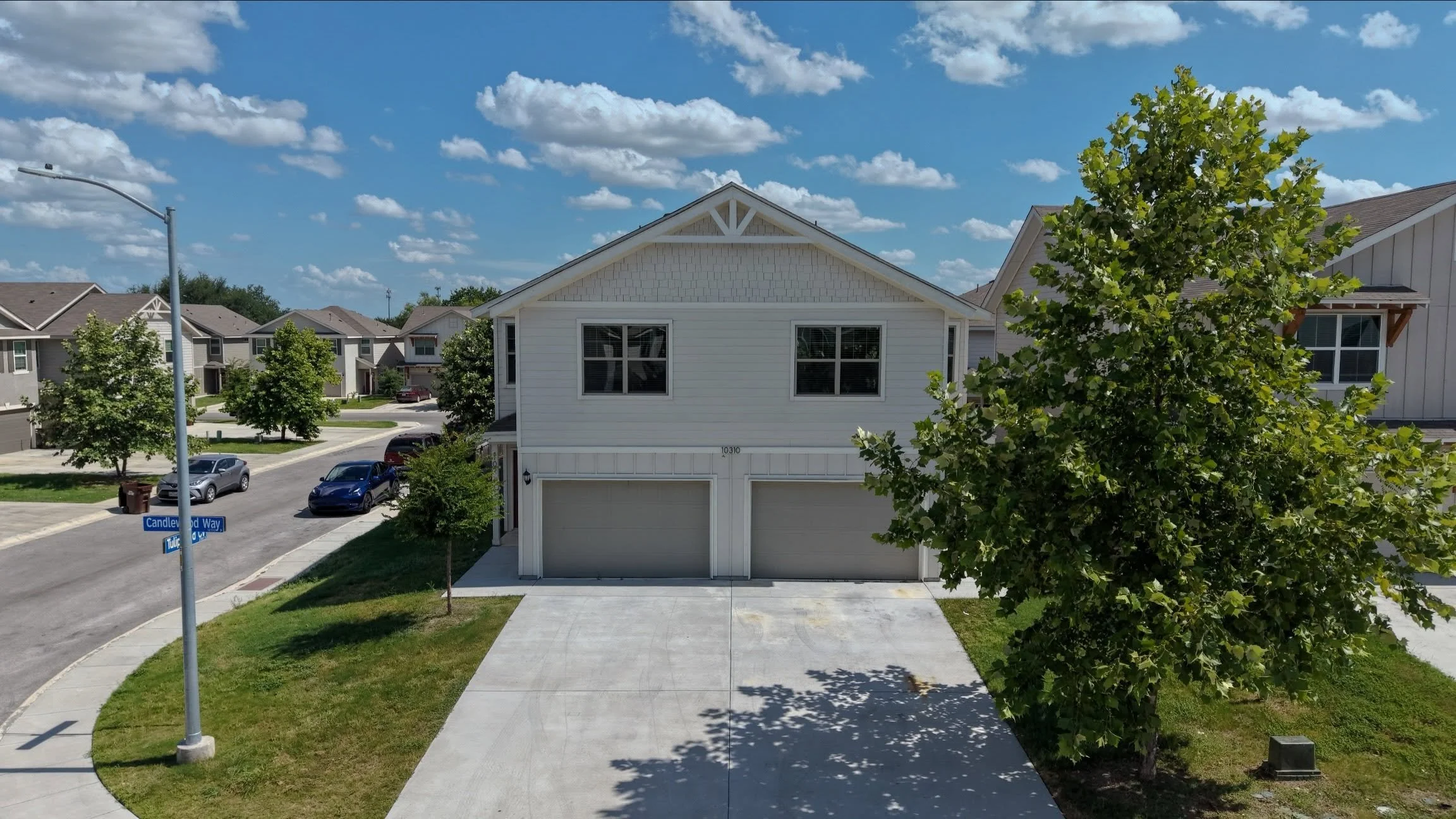 10310 Candlewood Way, San Antonio, TX 78245

#atxphotographer #satxphotographer #atxhomes #satxhomes #floresaerialmedia