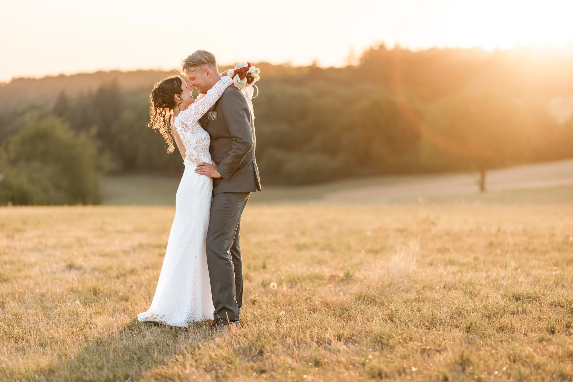 Hochzeitsfotograf im Raum Pforzheim beim Sunset-Shooting bei Königsbach-Stein