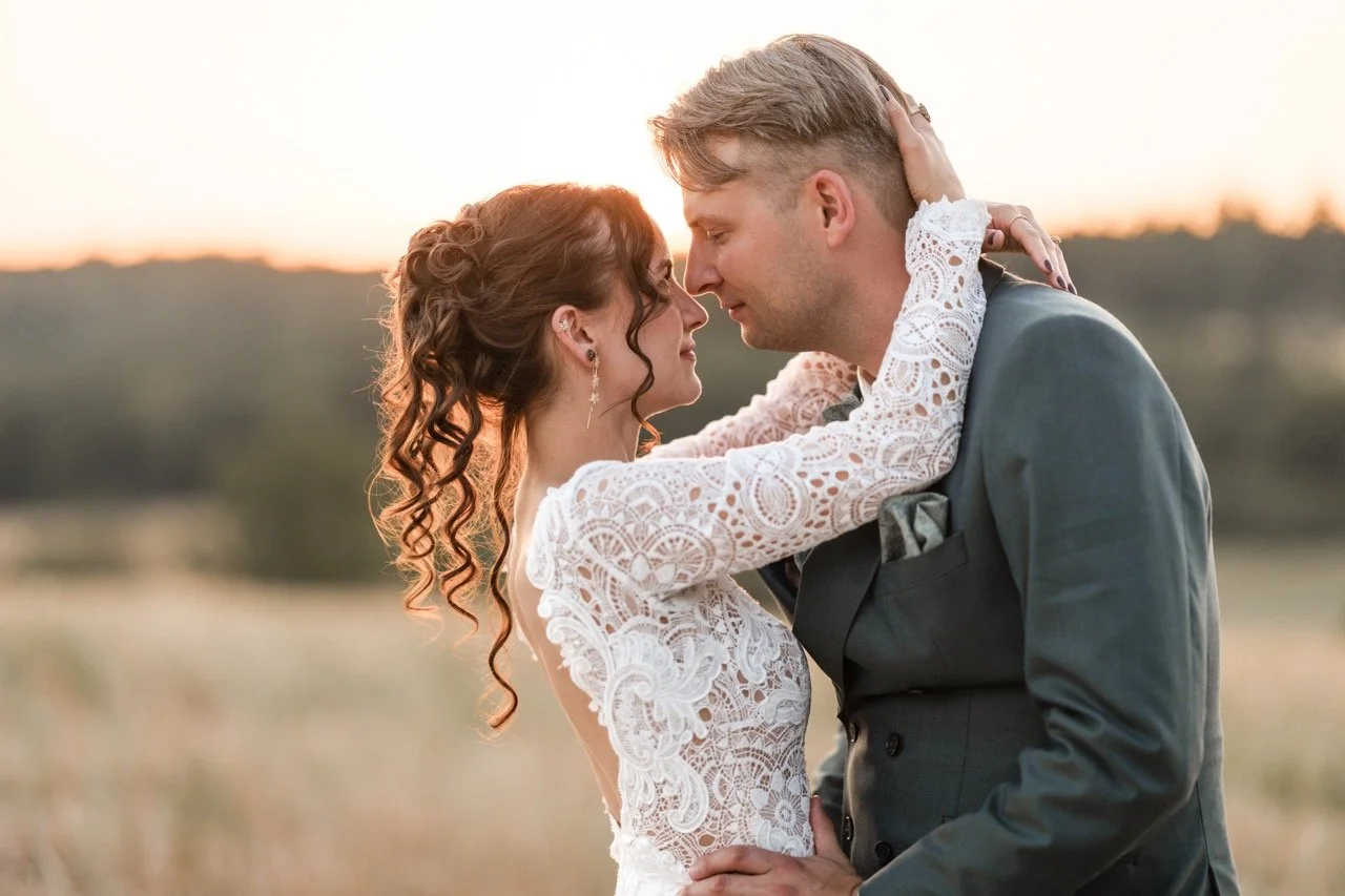 Brautpaar beim Paarshooting im Enzkreis, fotografiert von Silas Kollmann Fotografie.