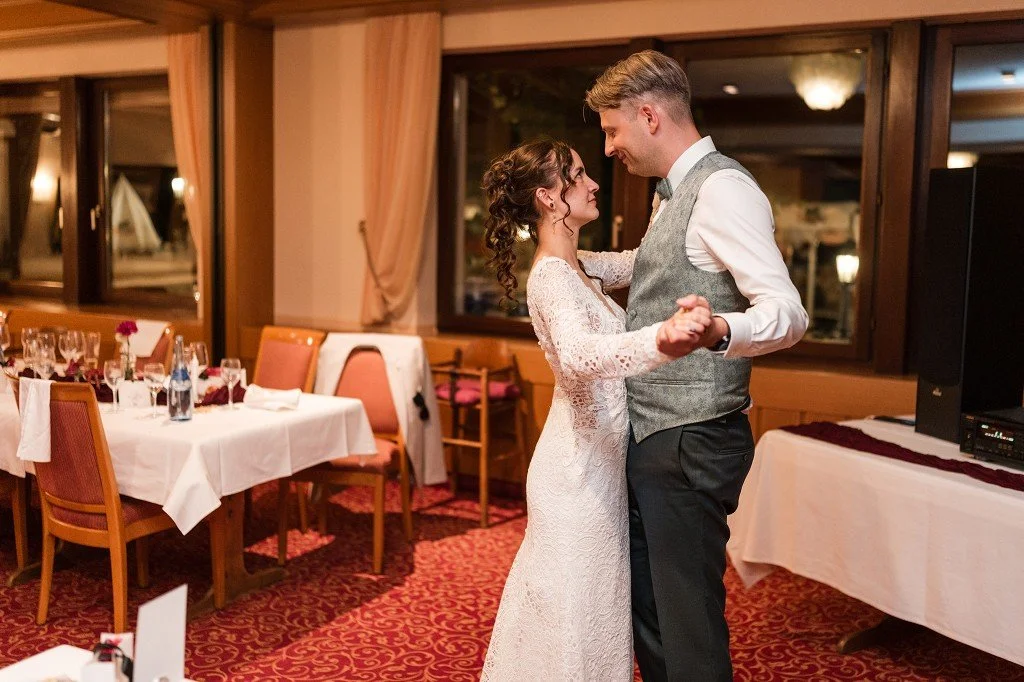 Hochzeitsfotograf Silas Kollmann Karlsruhe fotografiert im Europäischen Hof Königsbach-Stein