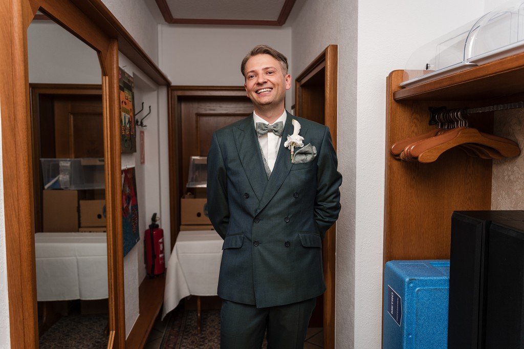 Hochzeitsfotograf Silas Kollmann Karlsruhe fotografiert im Europäischen Hof Königsbach-Stein