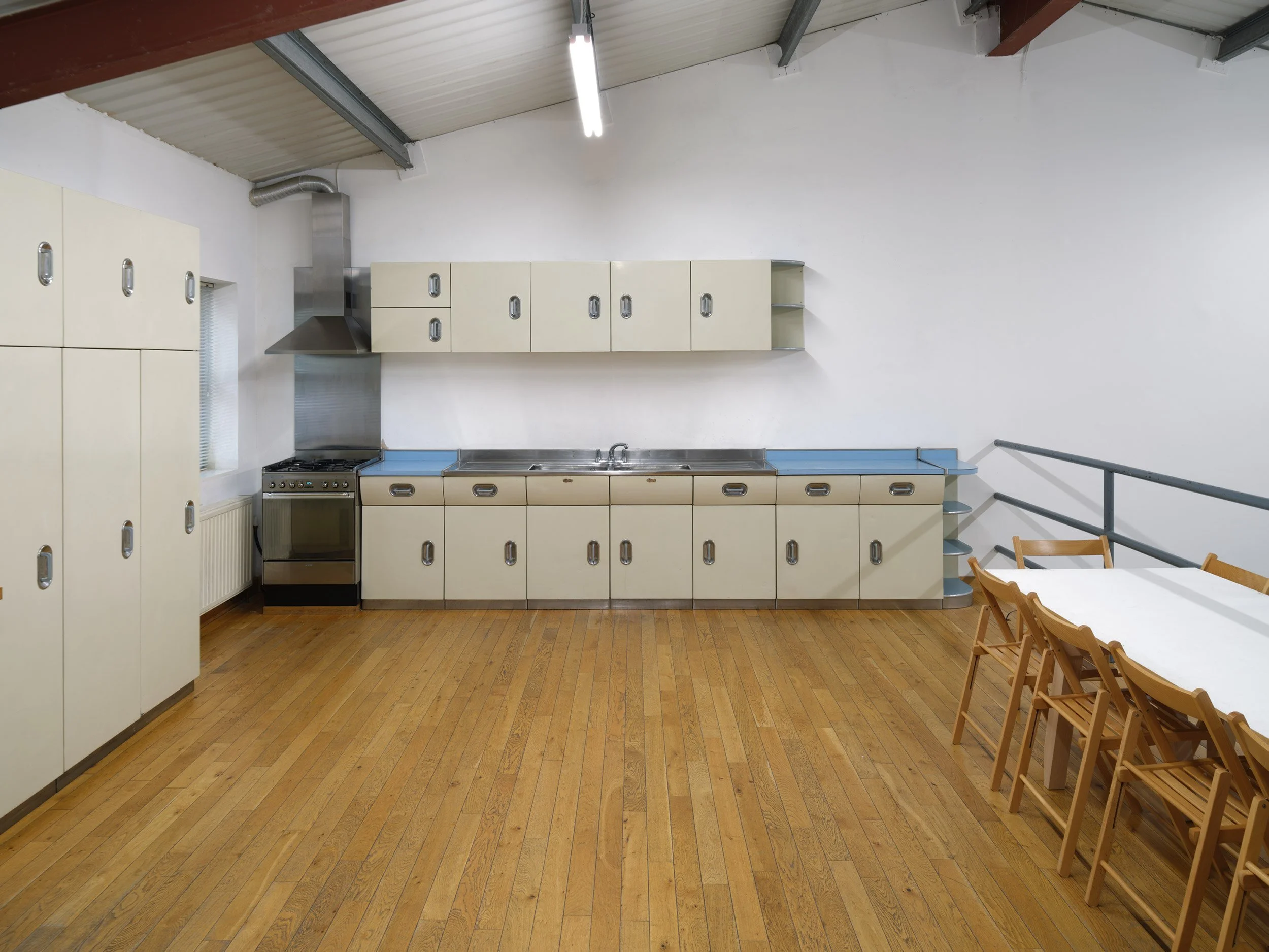 Upstairs-west-facing15607use.jpg