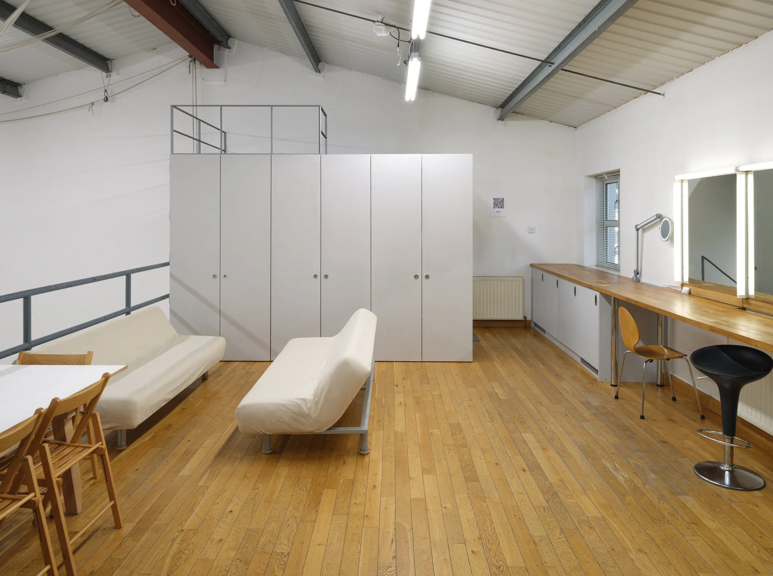 Upstairs-west-facing15675ose.jpg