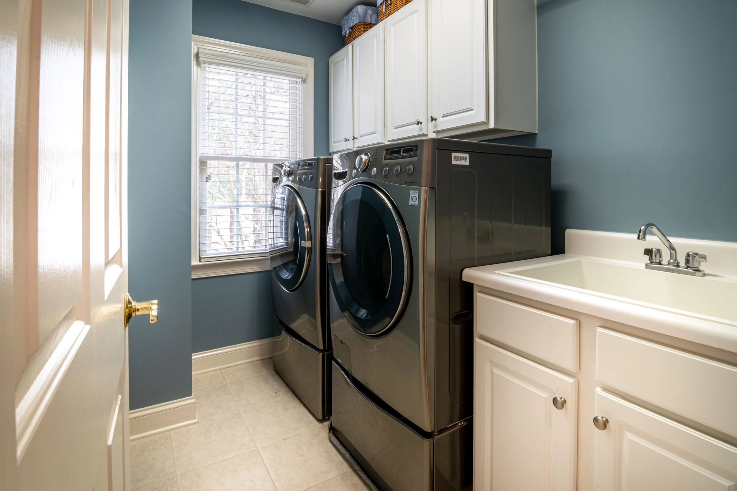 Washer and dryer install