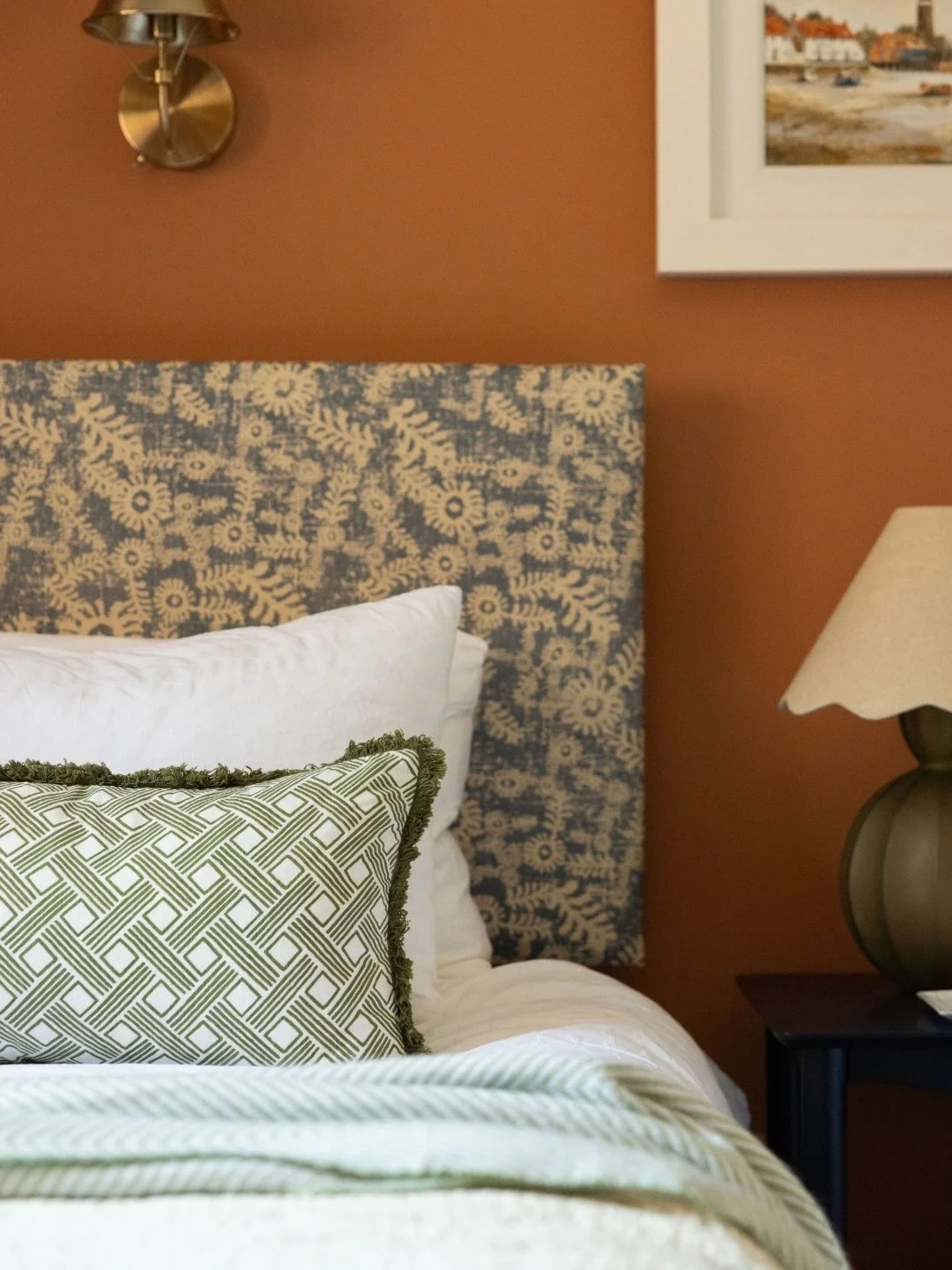 Here are some of the design details that turned a cold, north-facing room into a warm, welcoming and comfortable guest twin bedroom. 🧡

I chose a warming, burnt terracotta to wrap the walls with accents of cool blue and green, reflecting the nearby 