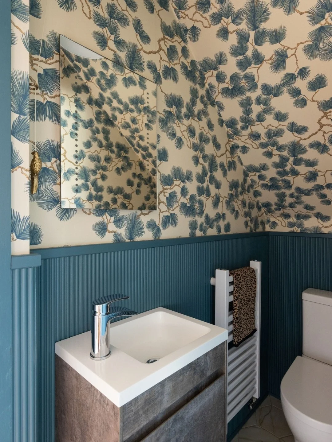 Why is a cloakroom or small WC a perfect place to go bold? 

- It&rsquo;s one of the rooms guests will use the most. It makes it a memorable and enjoyable experience for them. 
- You only spend a few minutes at a time in the room, meaning it won&rsqu
