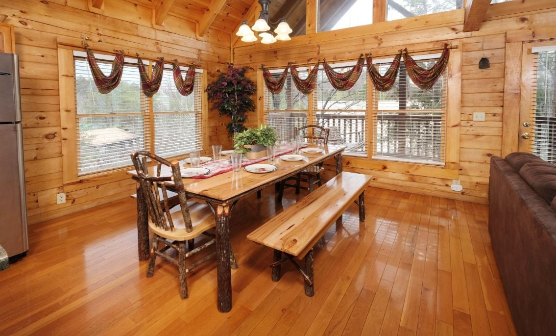pigeon-forge-cabin-logged-inn-kitchen-3.png