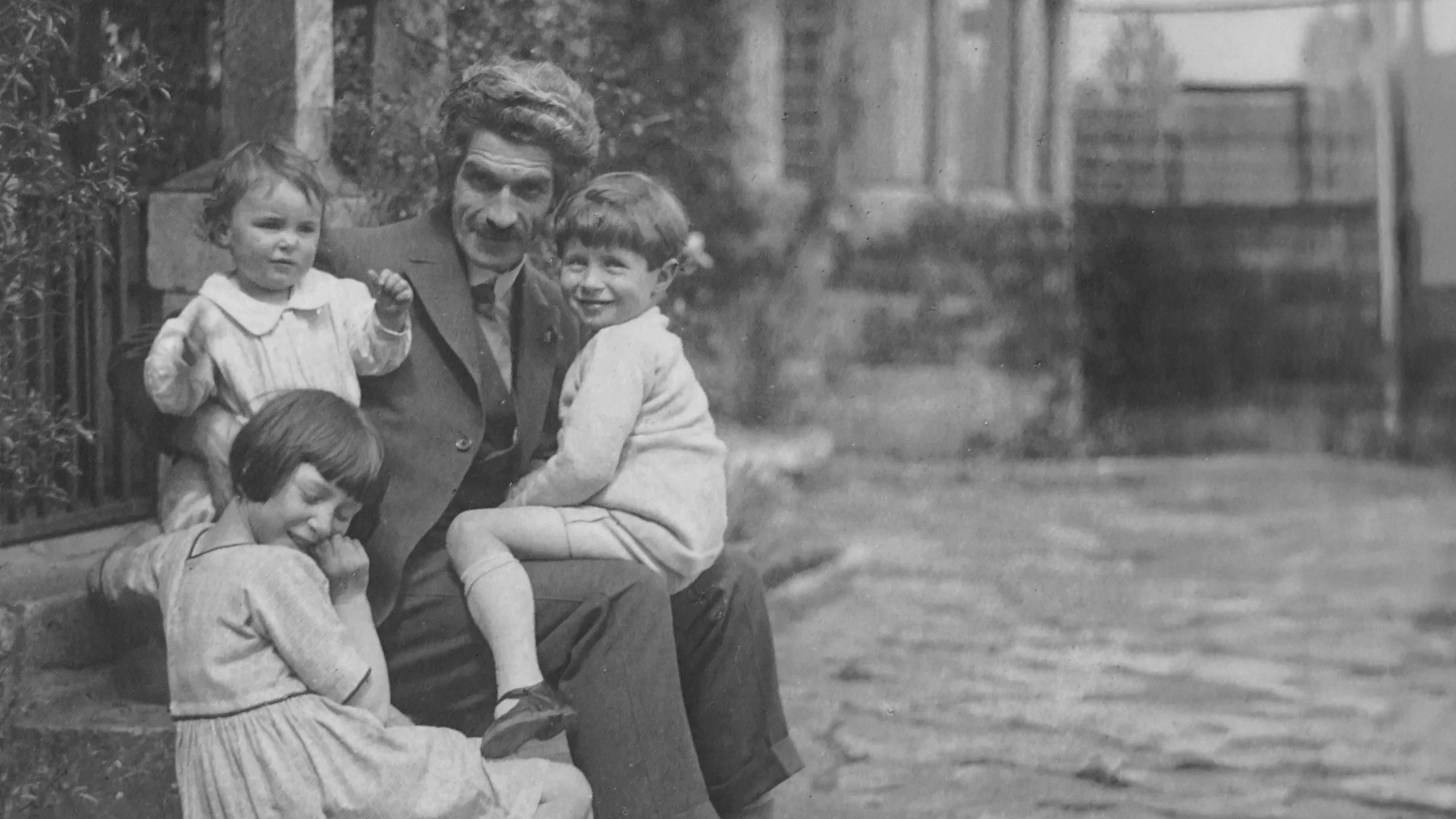 Why the memoir told in stories is having its moment
