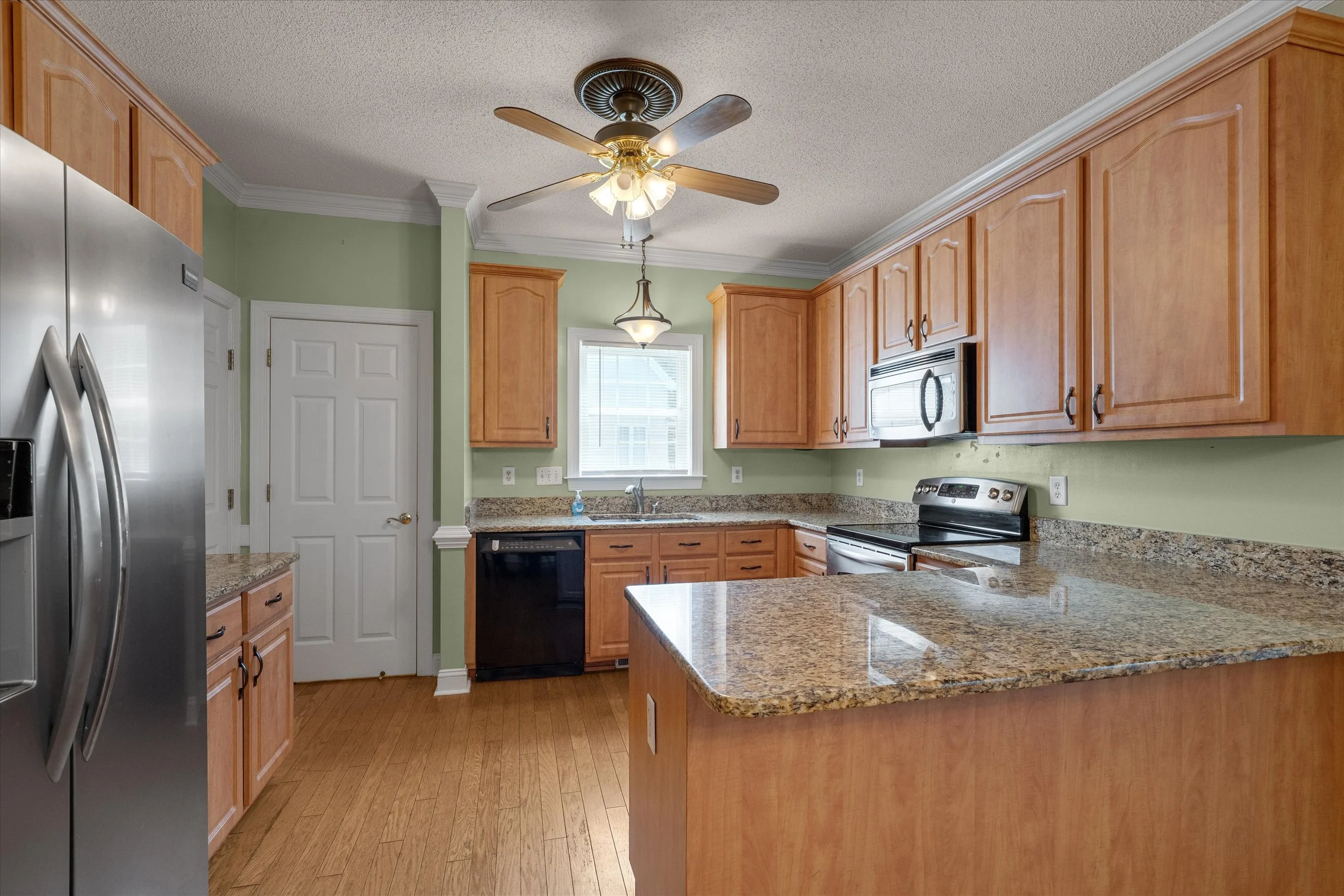 10-1008 Edenburghs Keep Drive-10.jpg