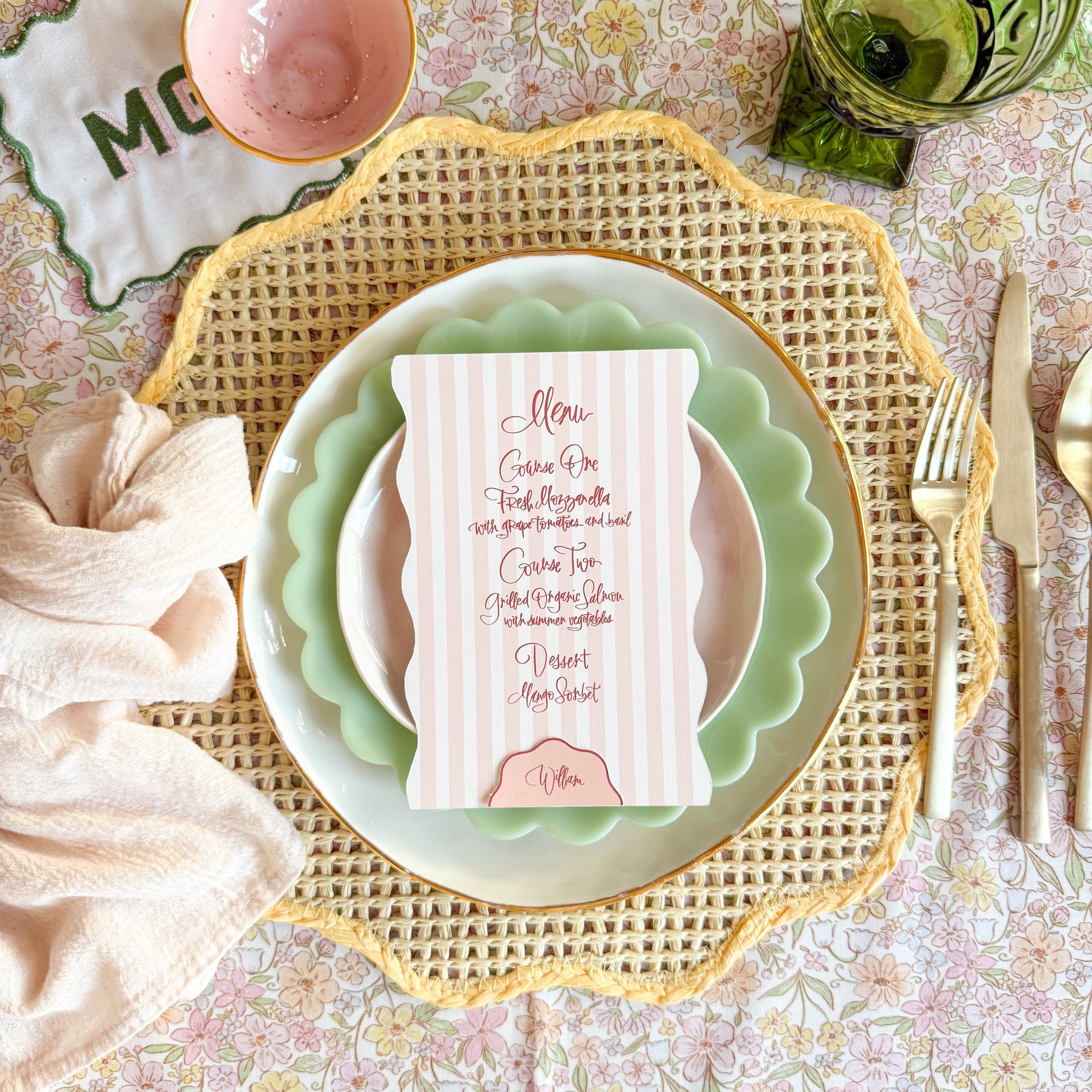 A little pattern, a little color, and a menu made to belong at the table. 🌿🌸

Because the smallest details are usually my favorite ones.