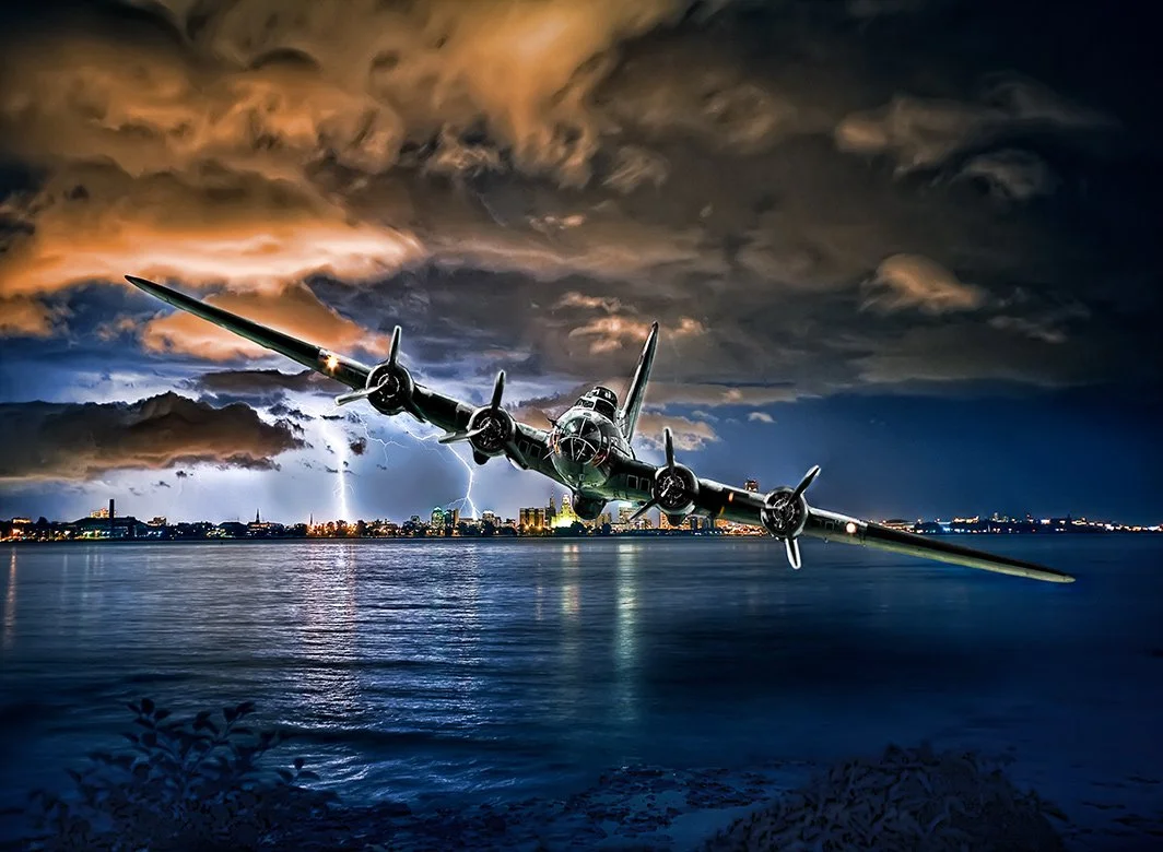 Buffalo_Lightning-B17_MG_4347-B17_5920-Pano-081109_Lucis_Frame-Edit.jpg