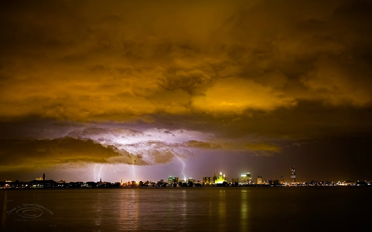 Lightning-Buffalo-080809_MG_4329-V1-JAT.jpg