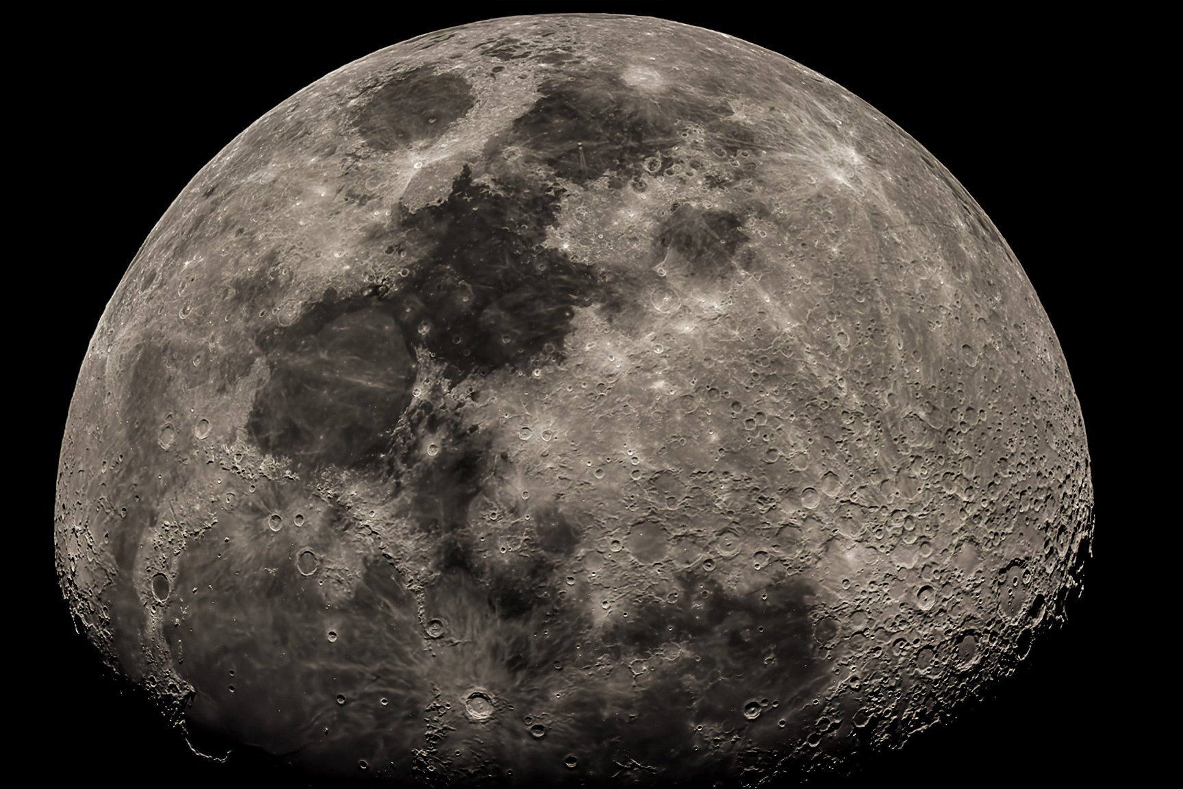 Moon_top3Quarters