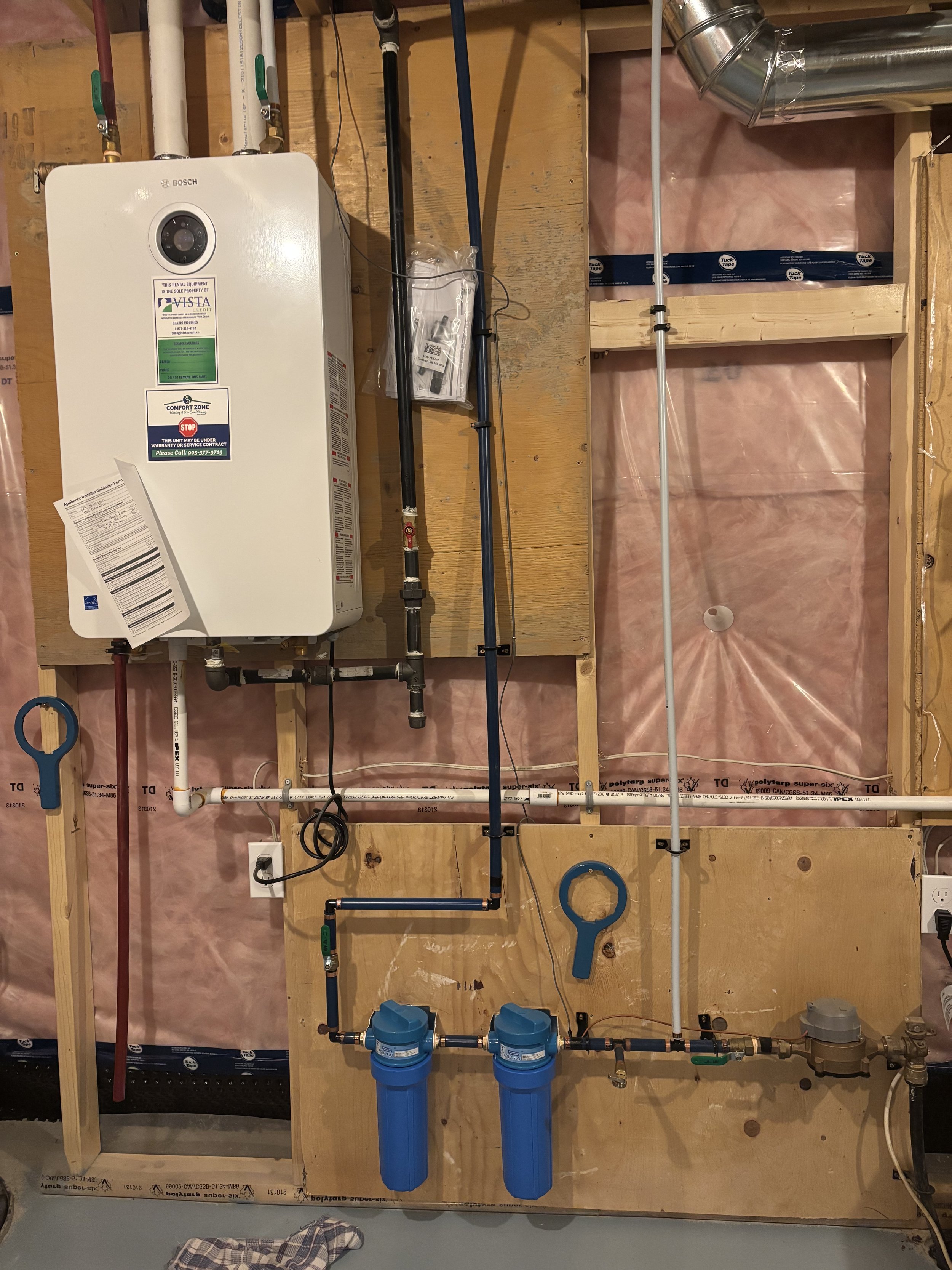 Tankless Water Heaters vs. Tank Water Heaters