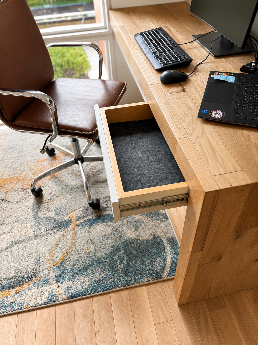 desk image _002.png